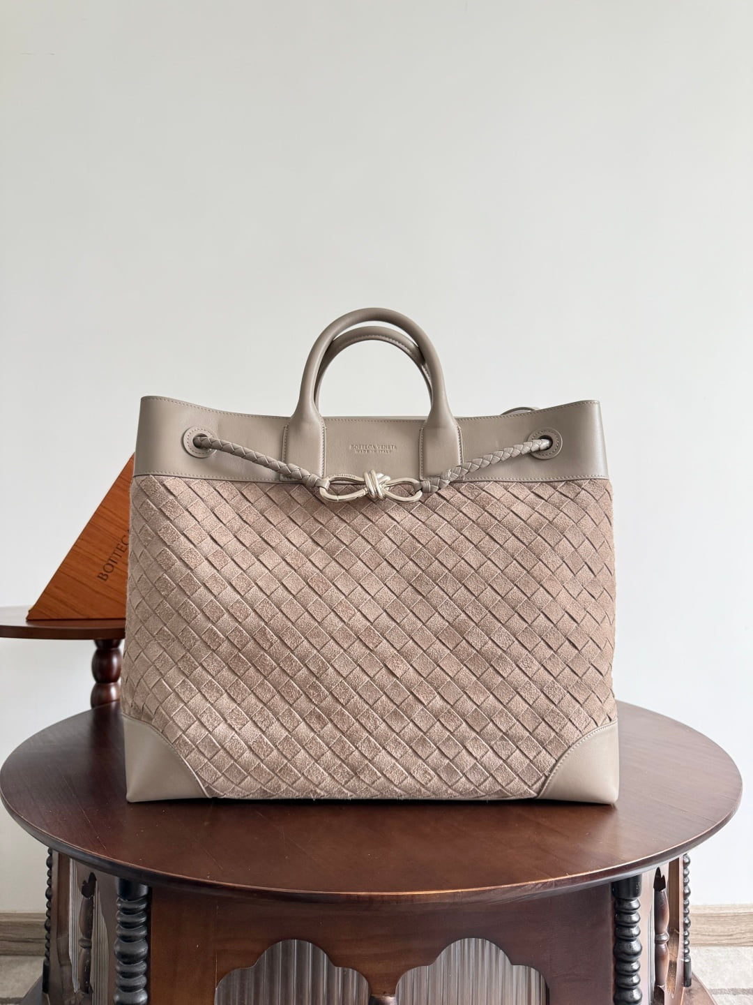 Andiamo - черный Bottega Veneta 827066.A5