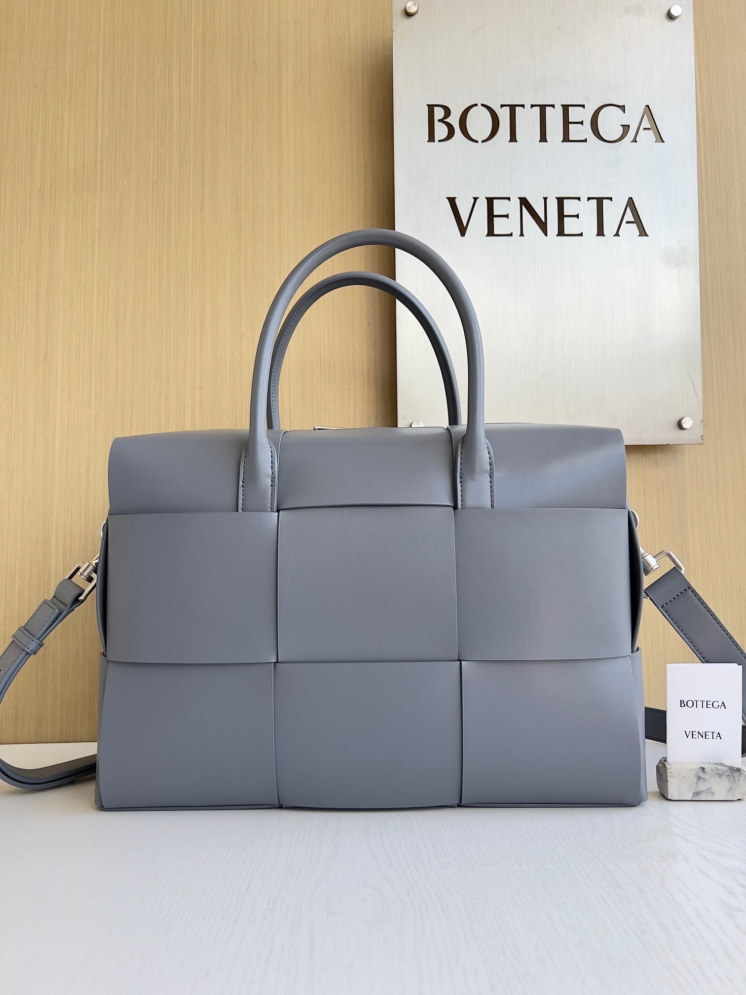 Arco Bottega Veneta 746358.A1