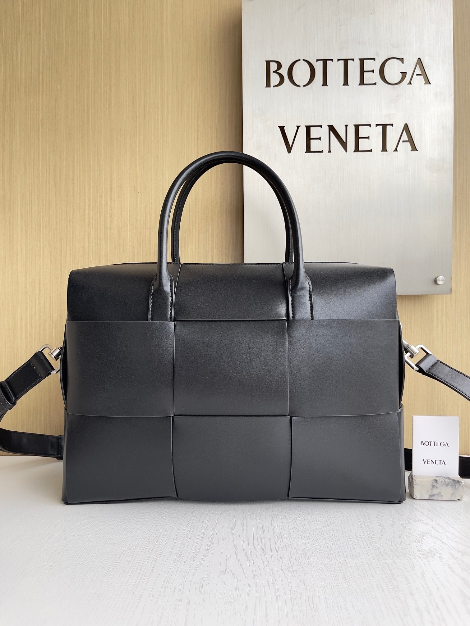 Arco Bottega Veneta 746358.A2
