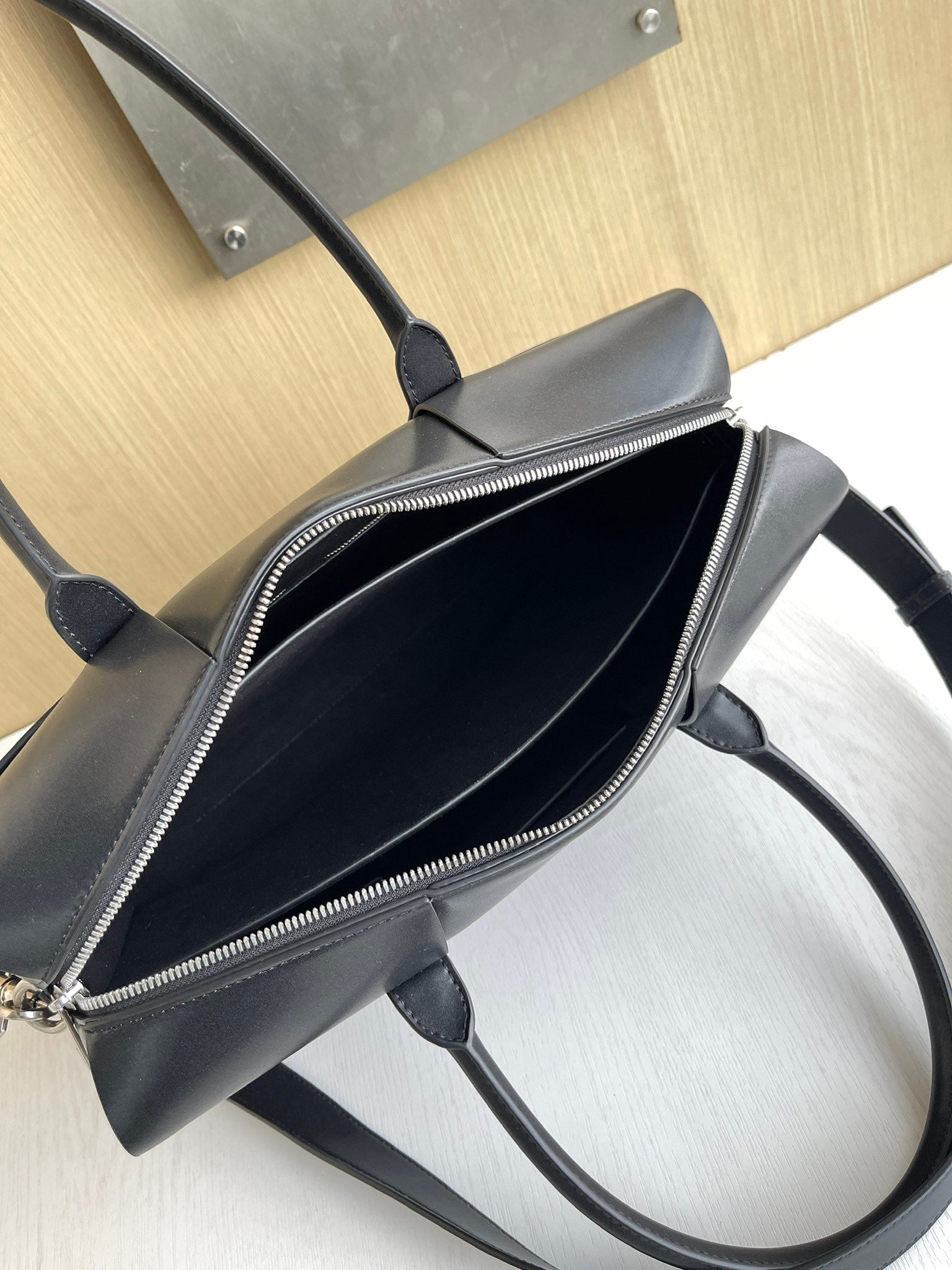 Arco Bottega Veneta 746358.A2