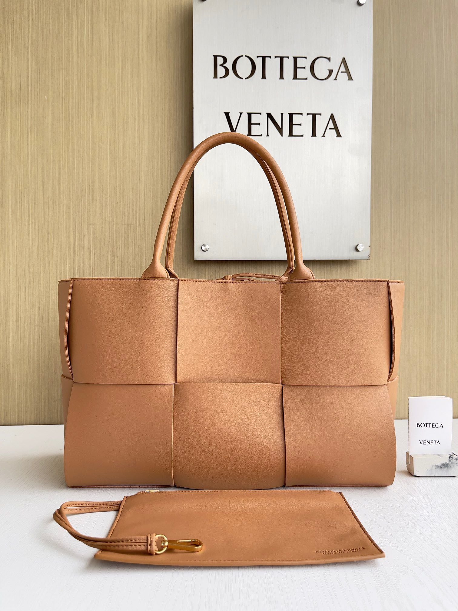 Arco Tote Bottega Veneta 609175.A5