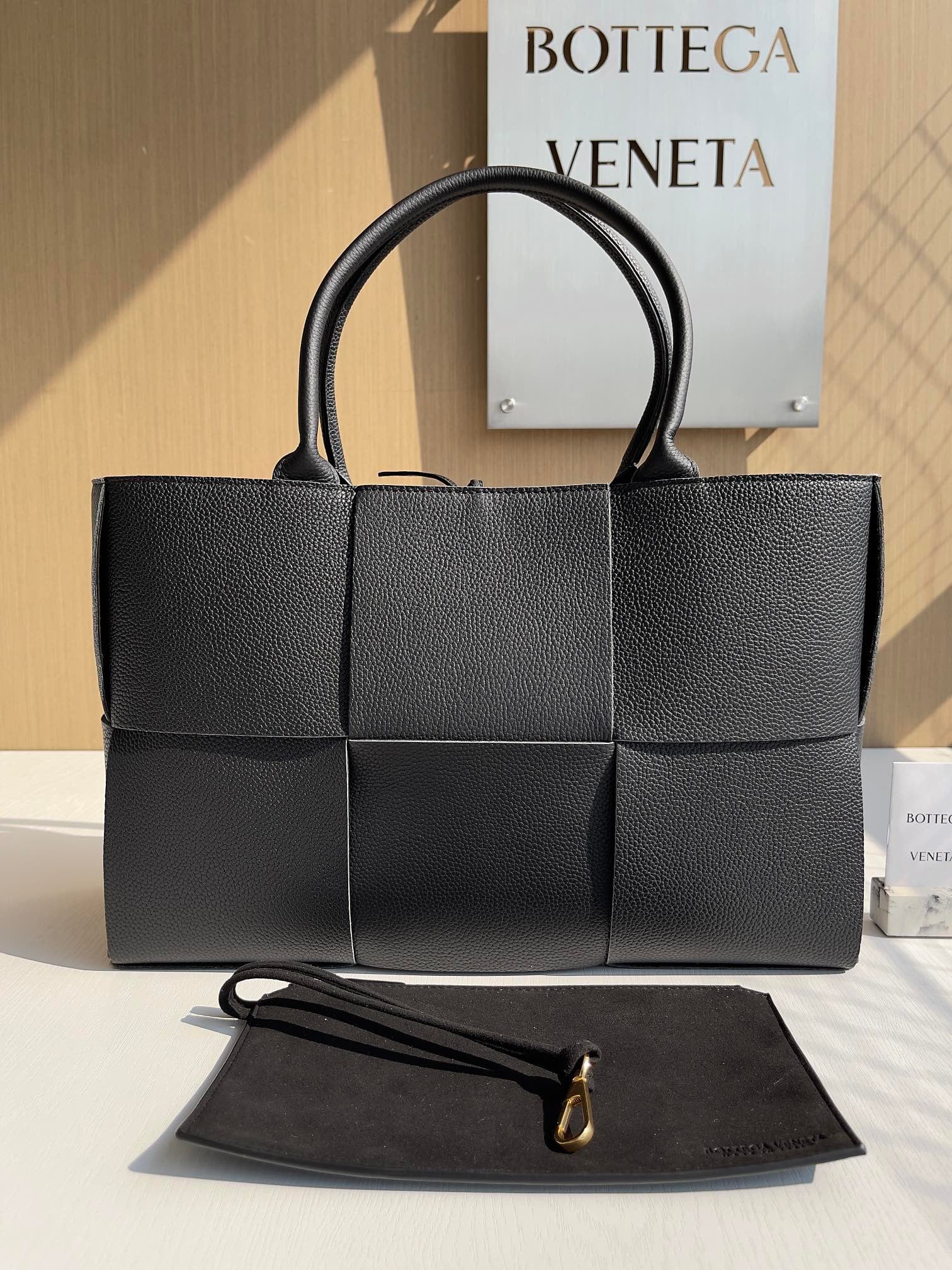 Arco Tote Bottega Veneta 609175.A25