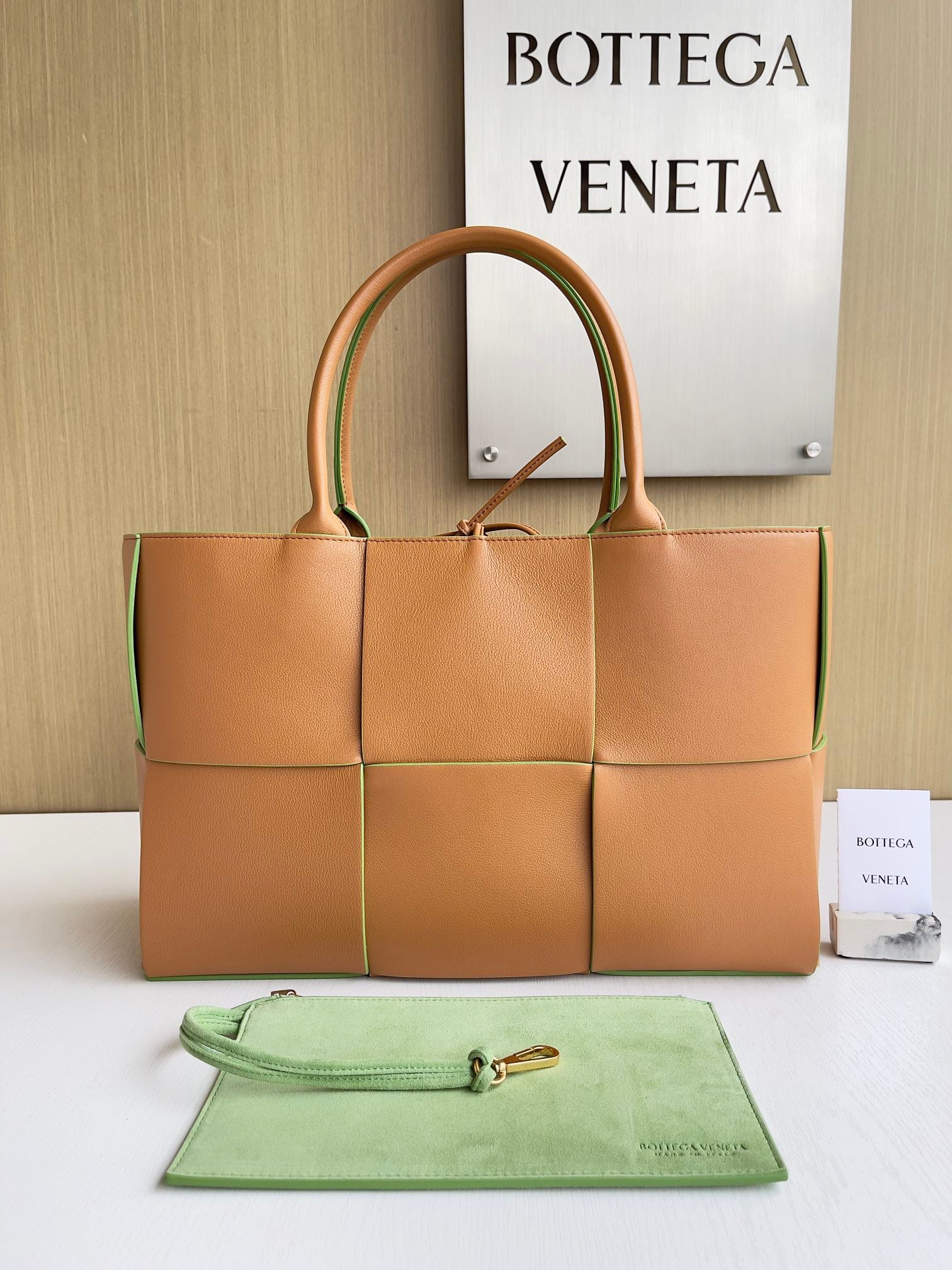 Arco Tote Bottega Veneta 609175.A26