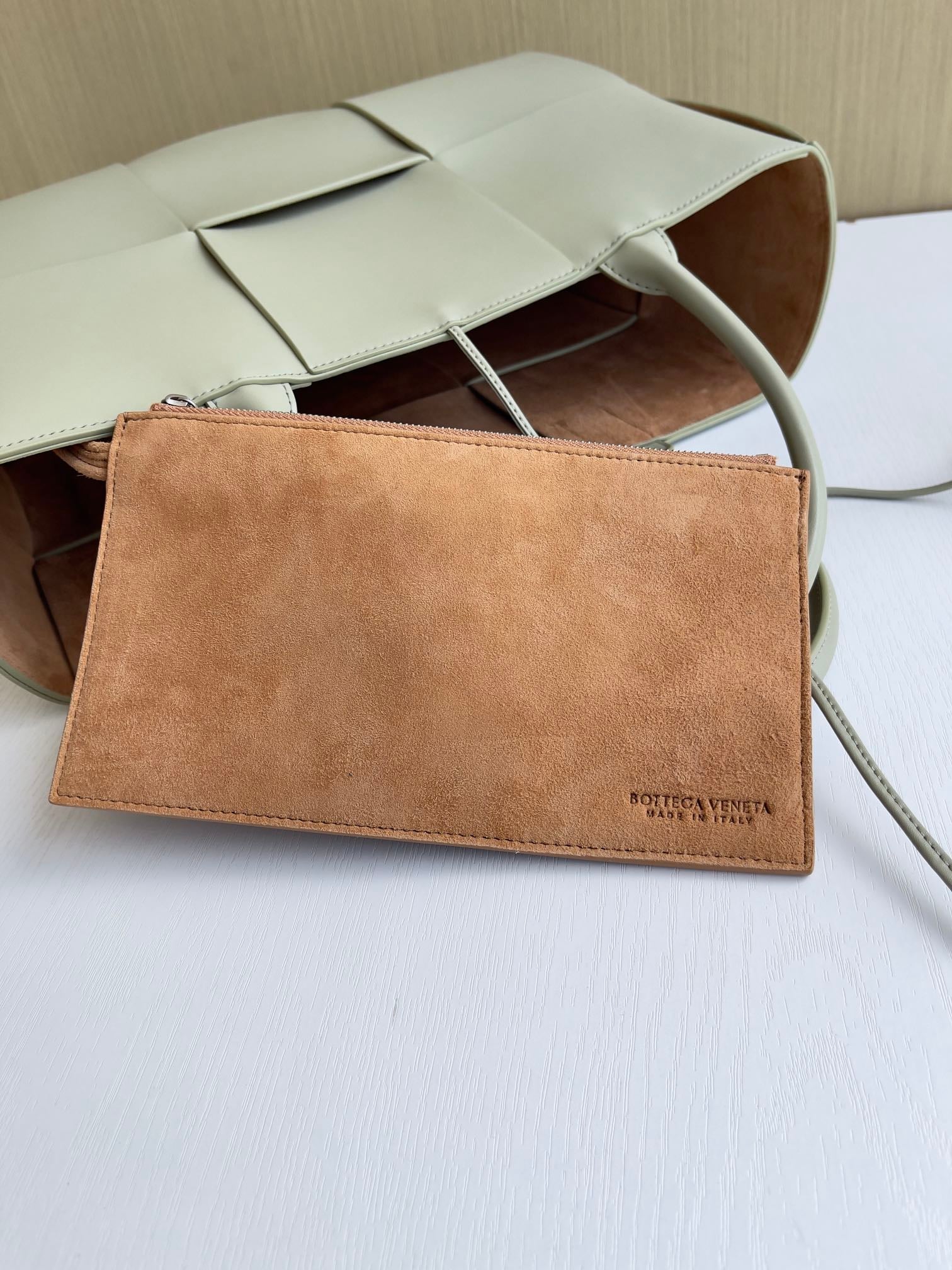 Arco Tote Bottega Veneta 609175.A35