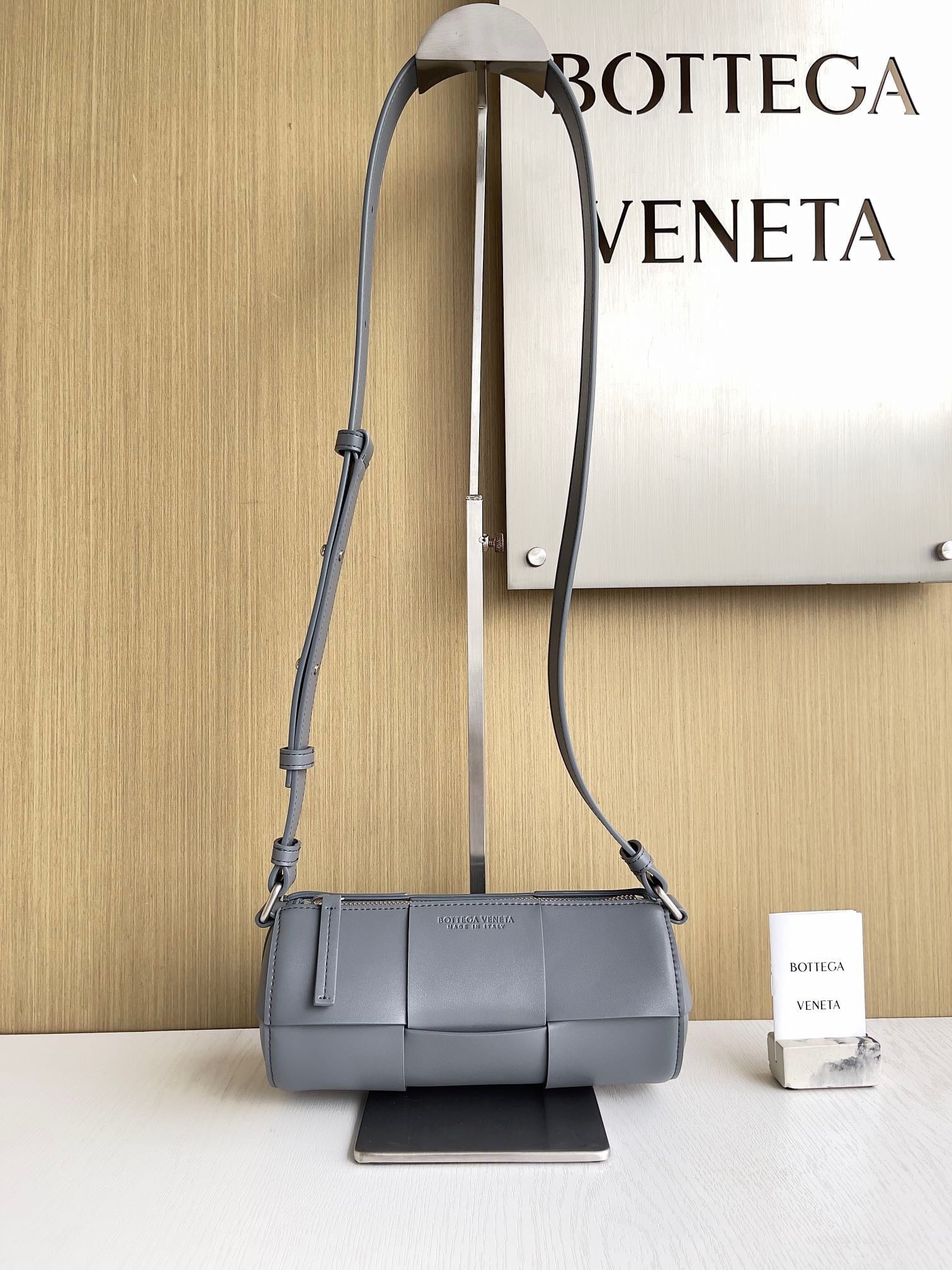 Barrel Bottega Veneta 741561