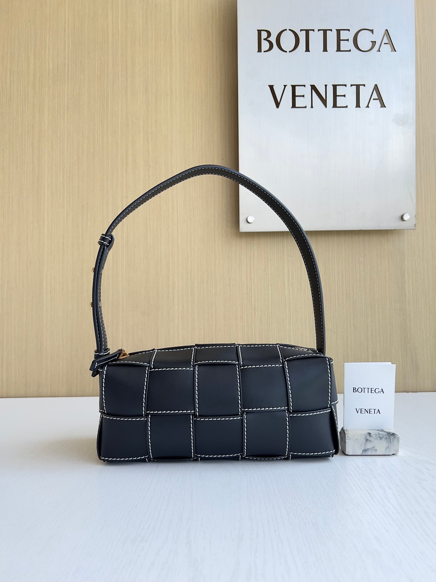 Brick Cassette - белый Bottega Veneta 729251.A4