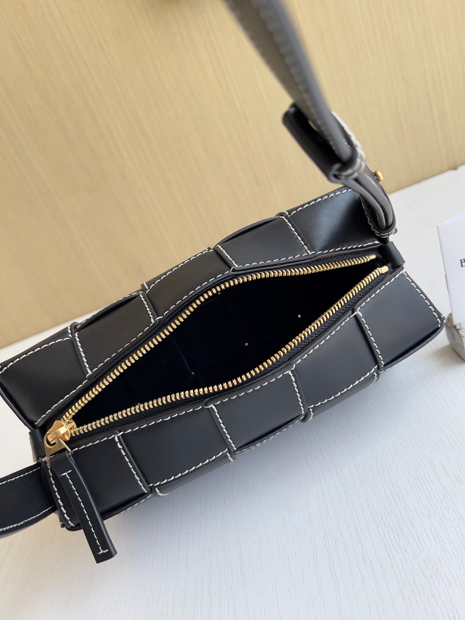 Brick Cassette - белый Bottega Veneta 729251.A4
