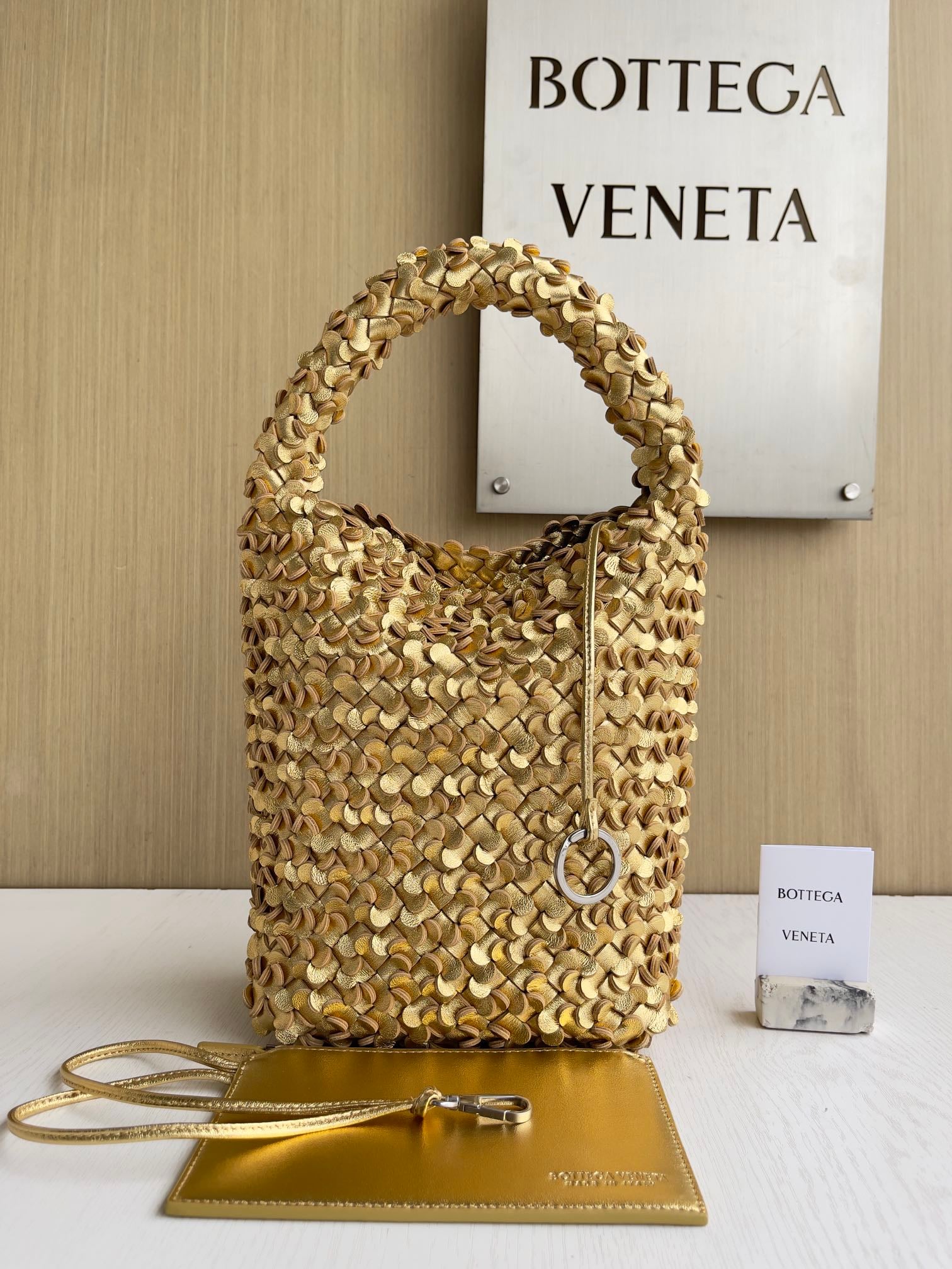 Cabat Bucket Bottega Veneta 762587.A4