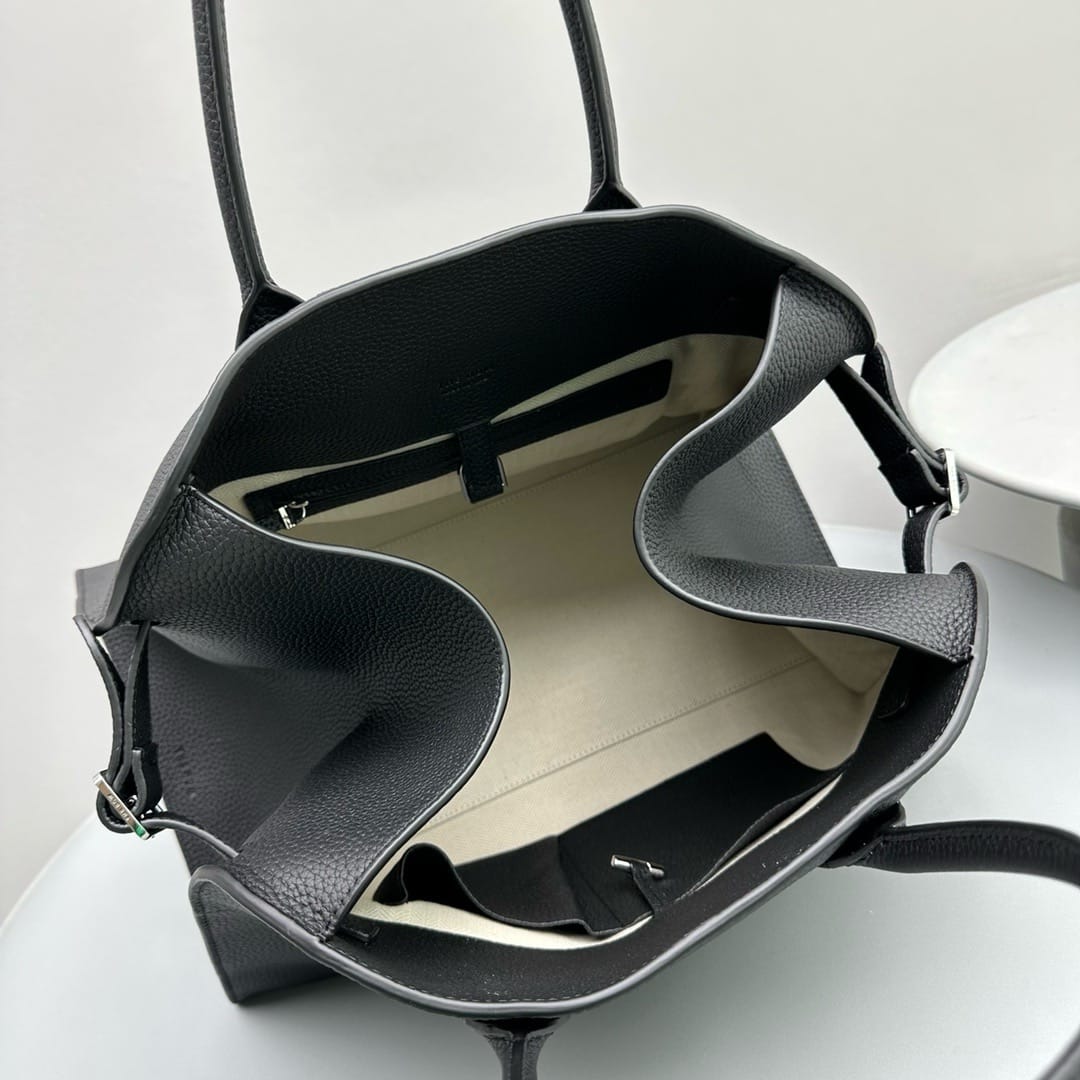 Margaux 15 The Row E688158.4