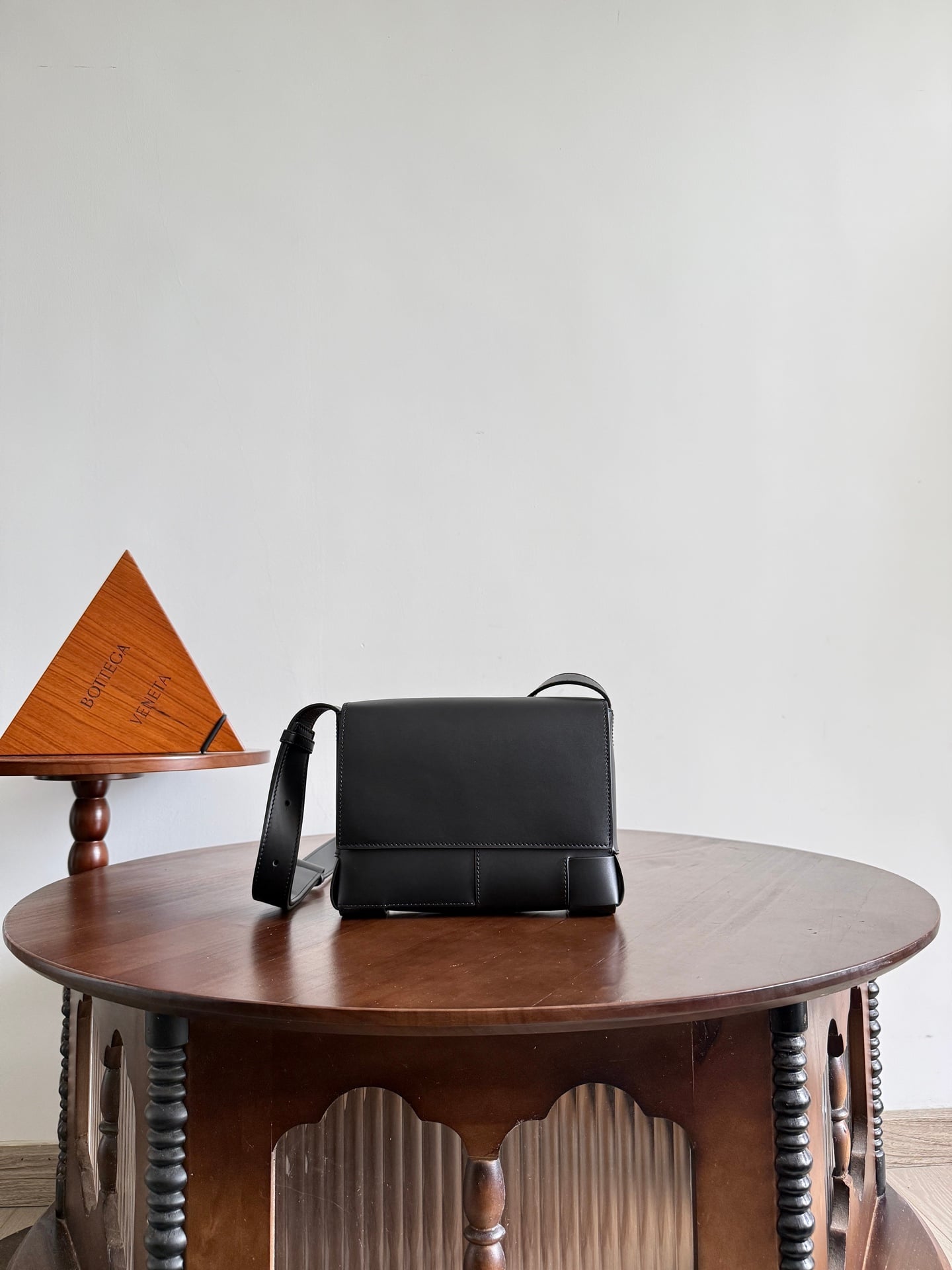 Cassette Bottega Veneta 867404.A3