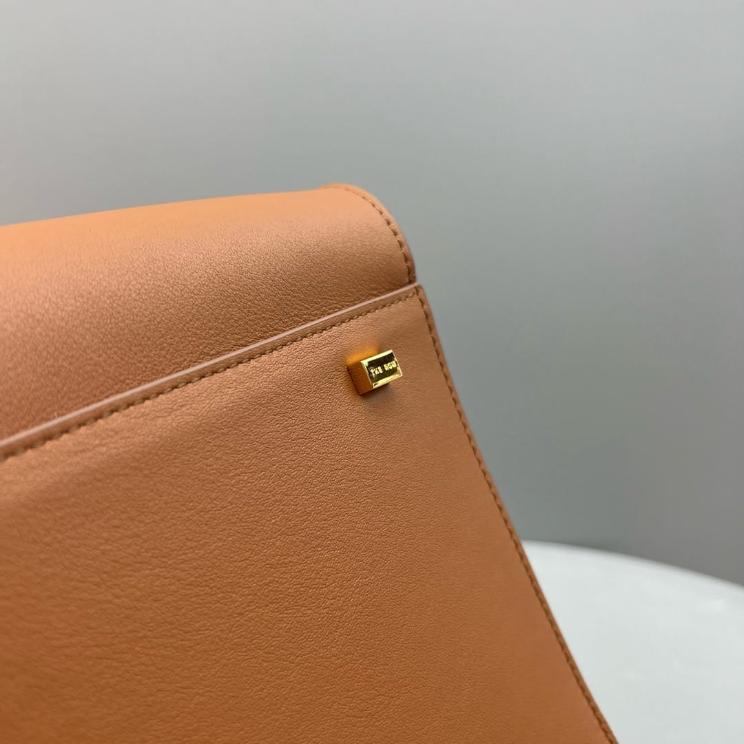 Margaux 15 The Row E688158.7