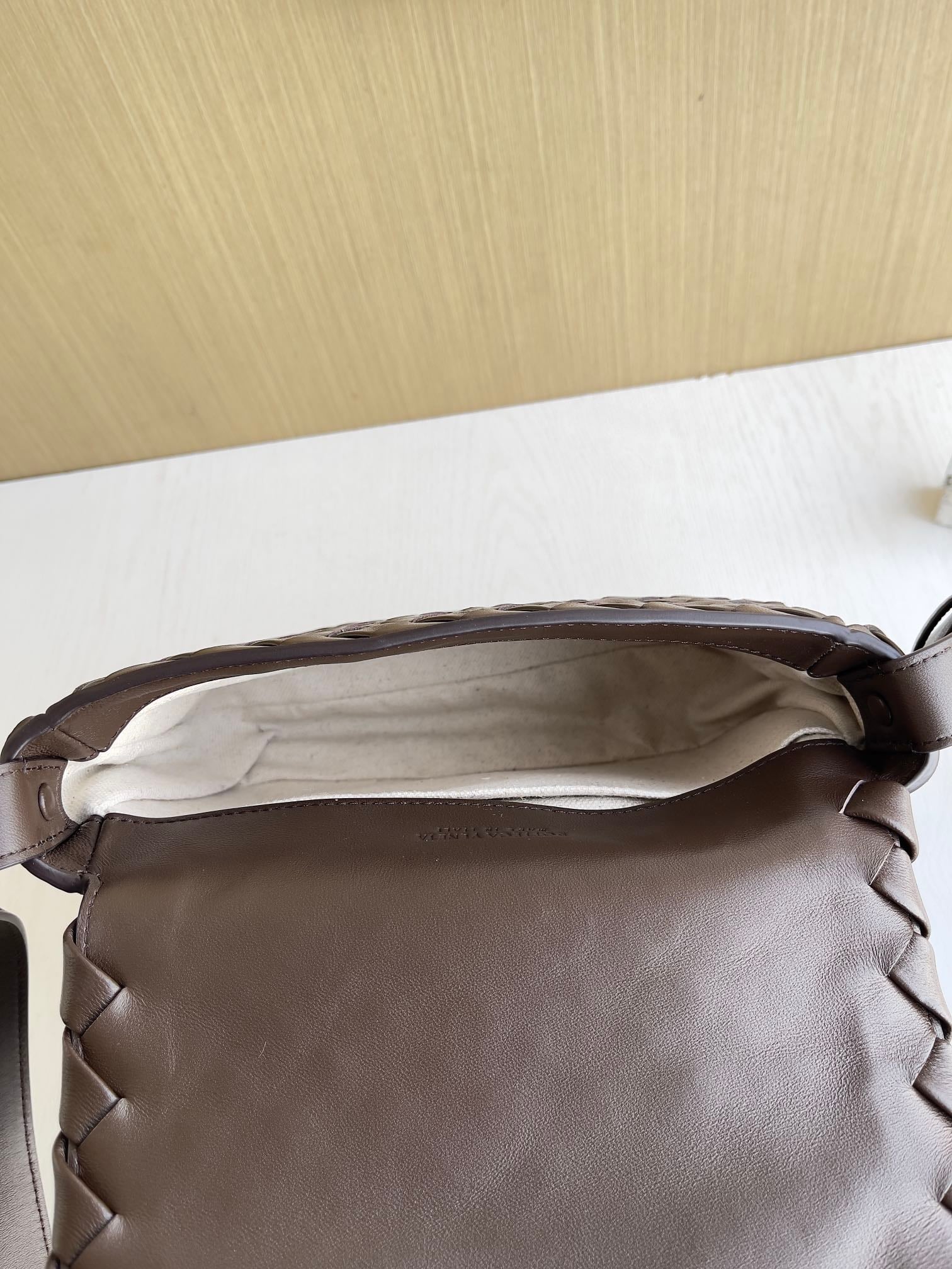 Cobble Bottega Veneta 755659.A6