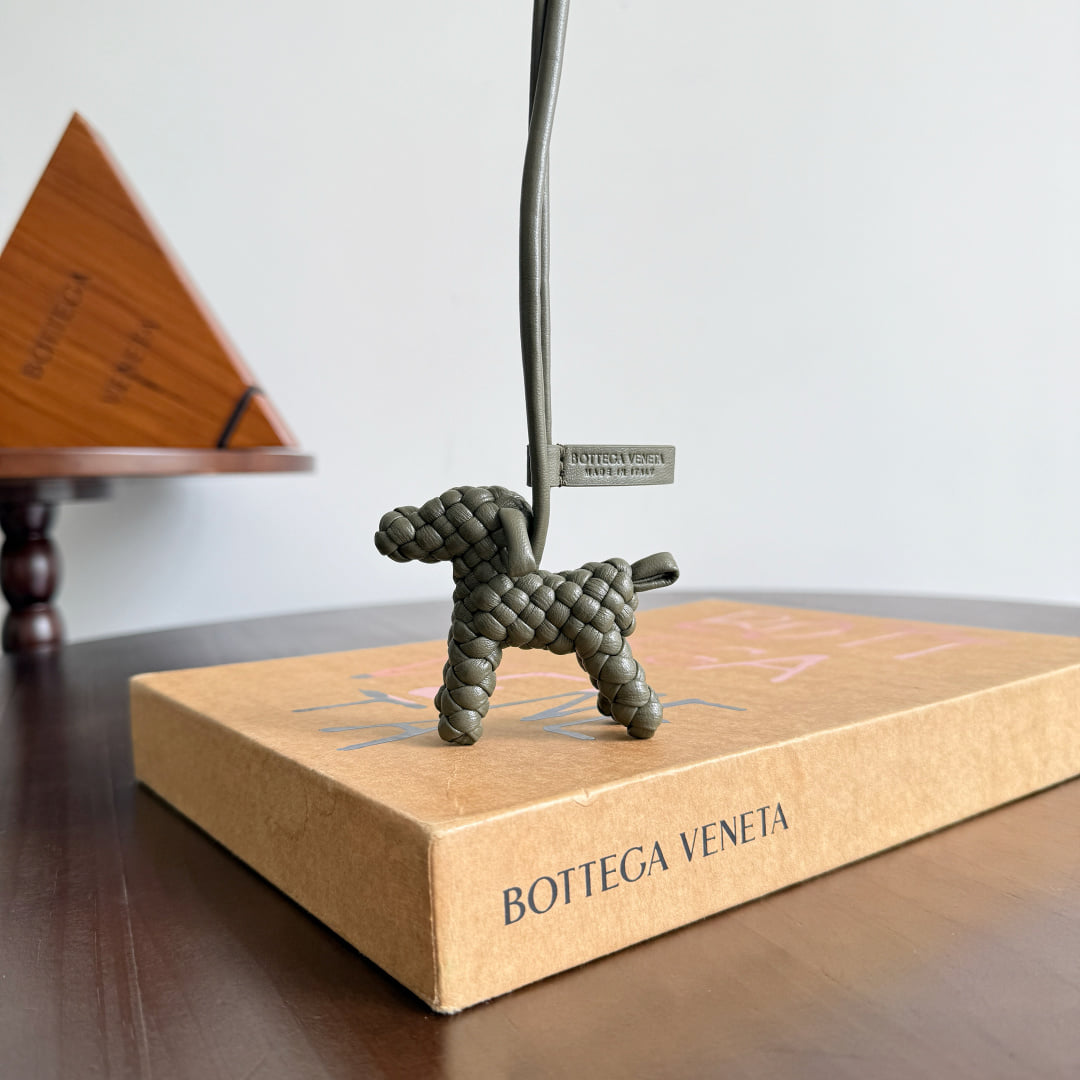 Dog Charm Bottega Veneta 807068.A9