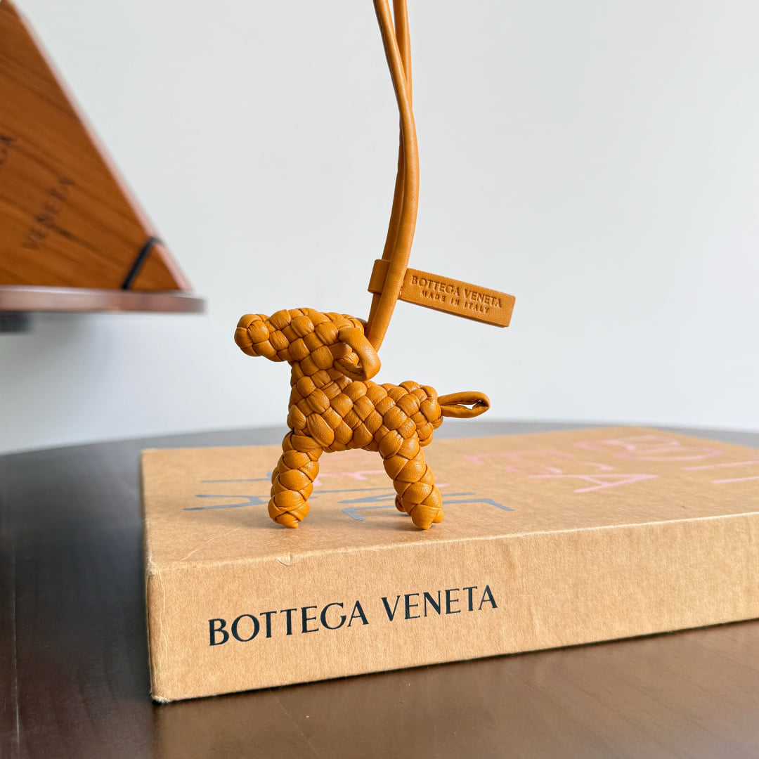 Dog Charm Bottega Veneta 807068.A12