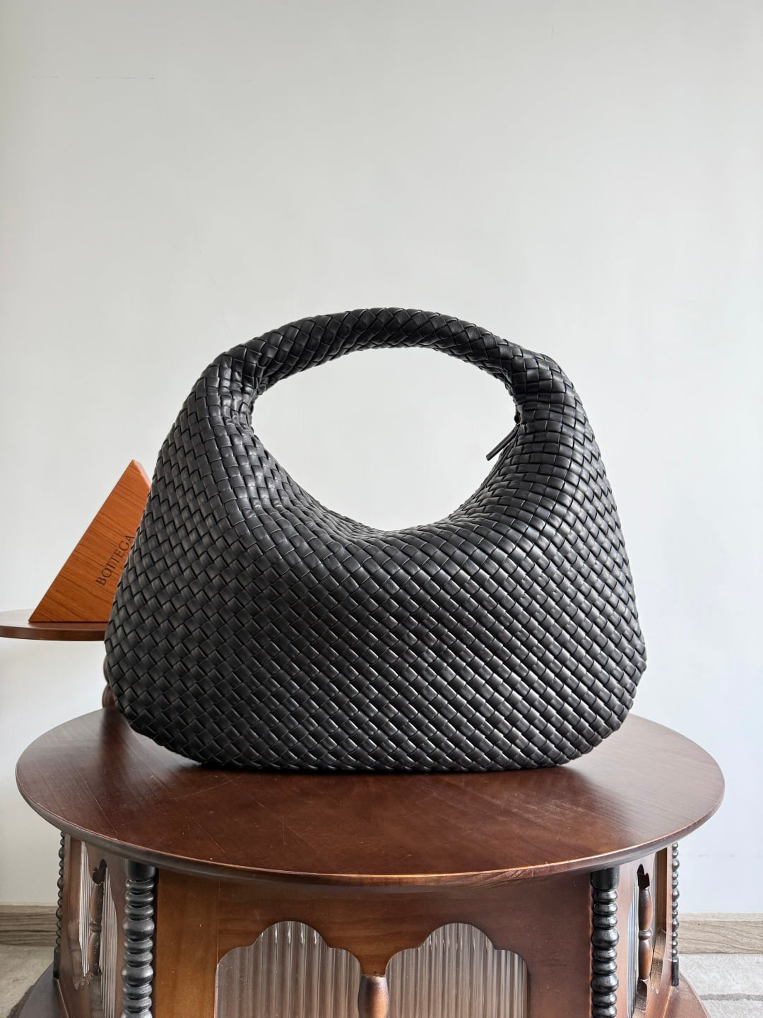 Hobo - черный Bottega Veneta 856739.A4
