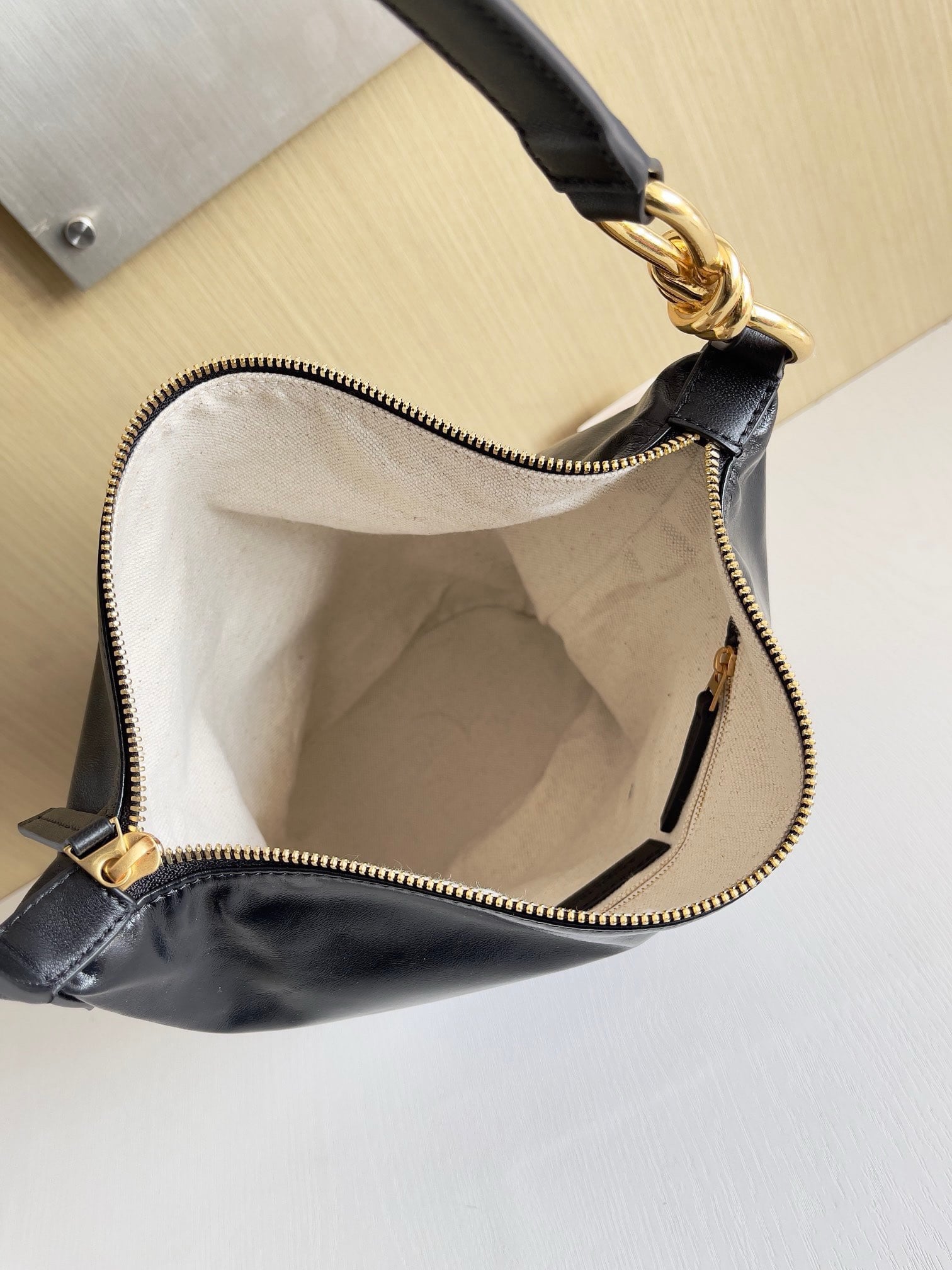 Hobo Knot Bottega Veneta 730965.A3
