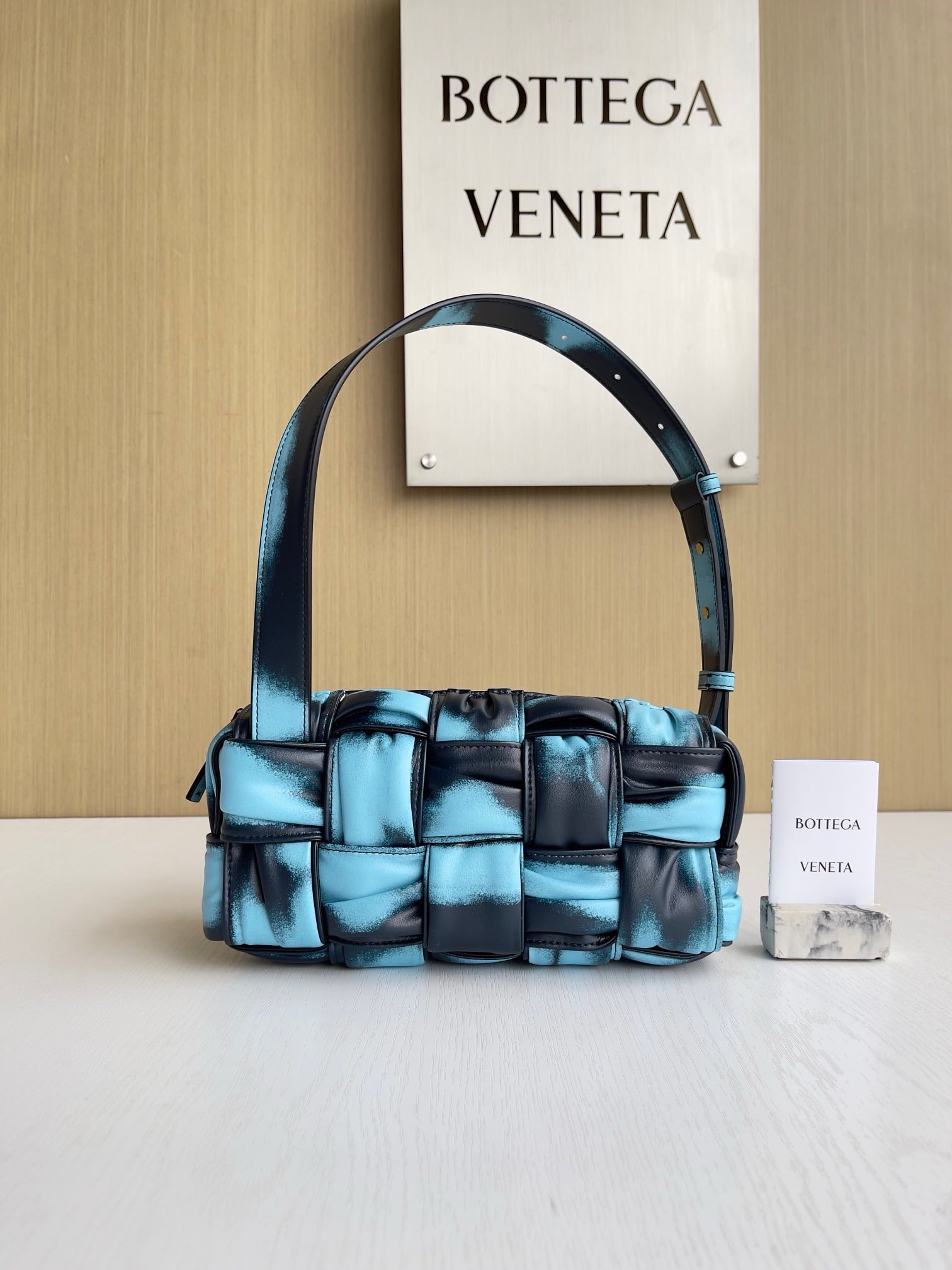 Intrecciato Barrel Bottega Veneta 736233.A1