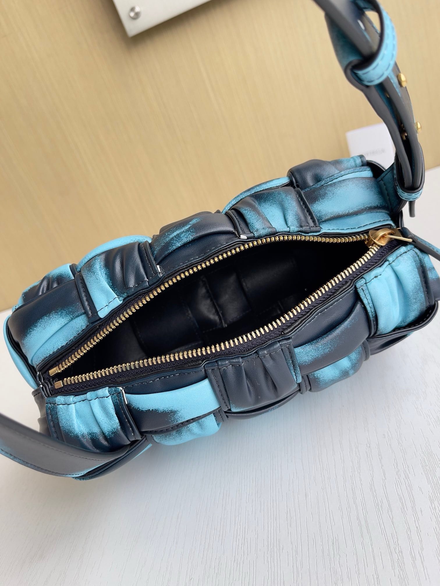 Intrecciato Barrel Bottega Veneta 736233.A1