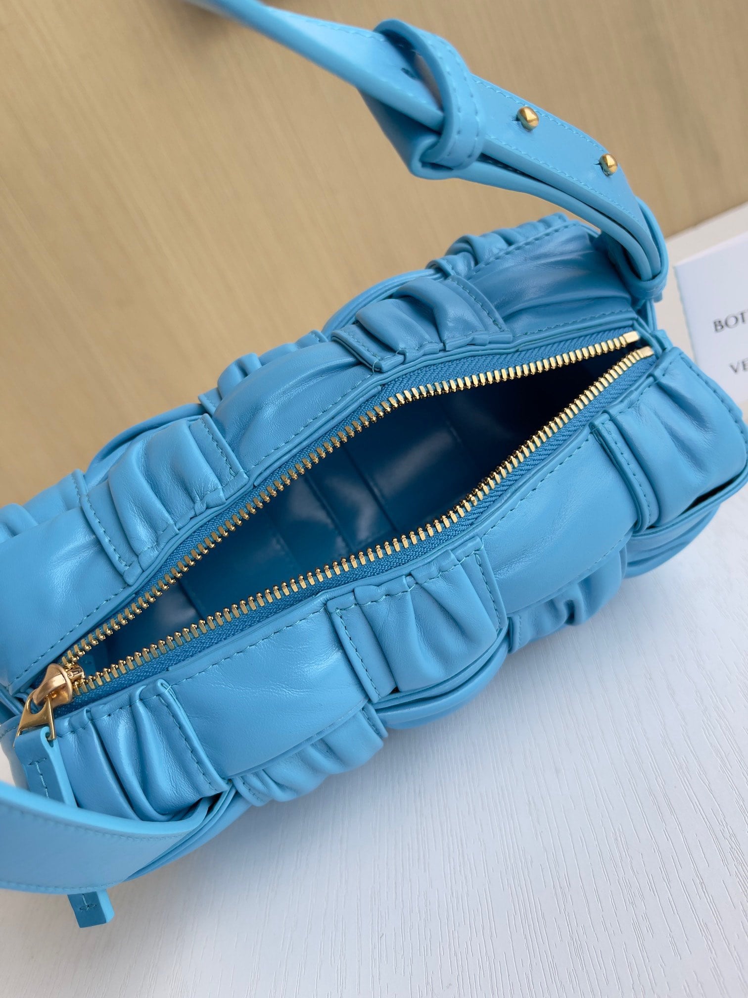 Intrecciato Barrel Bottega Veneta 736233.A2