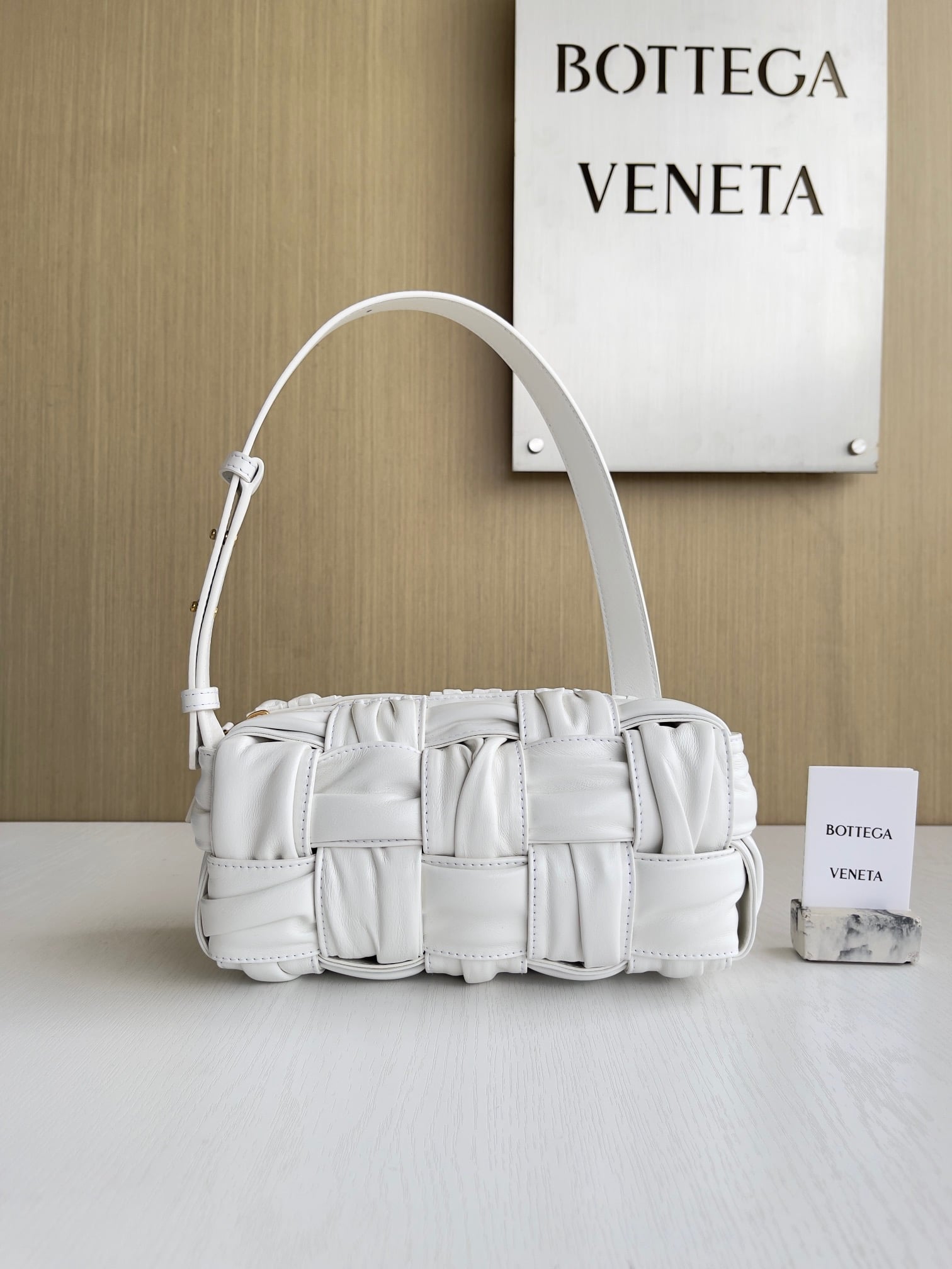 Intrecciato Barrel Bottega Veneta 736233.A4
