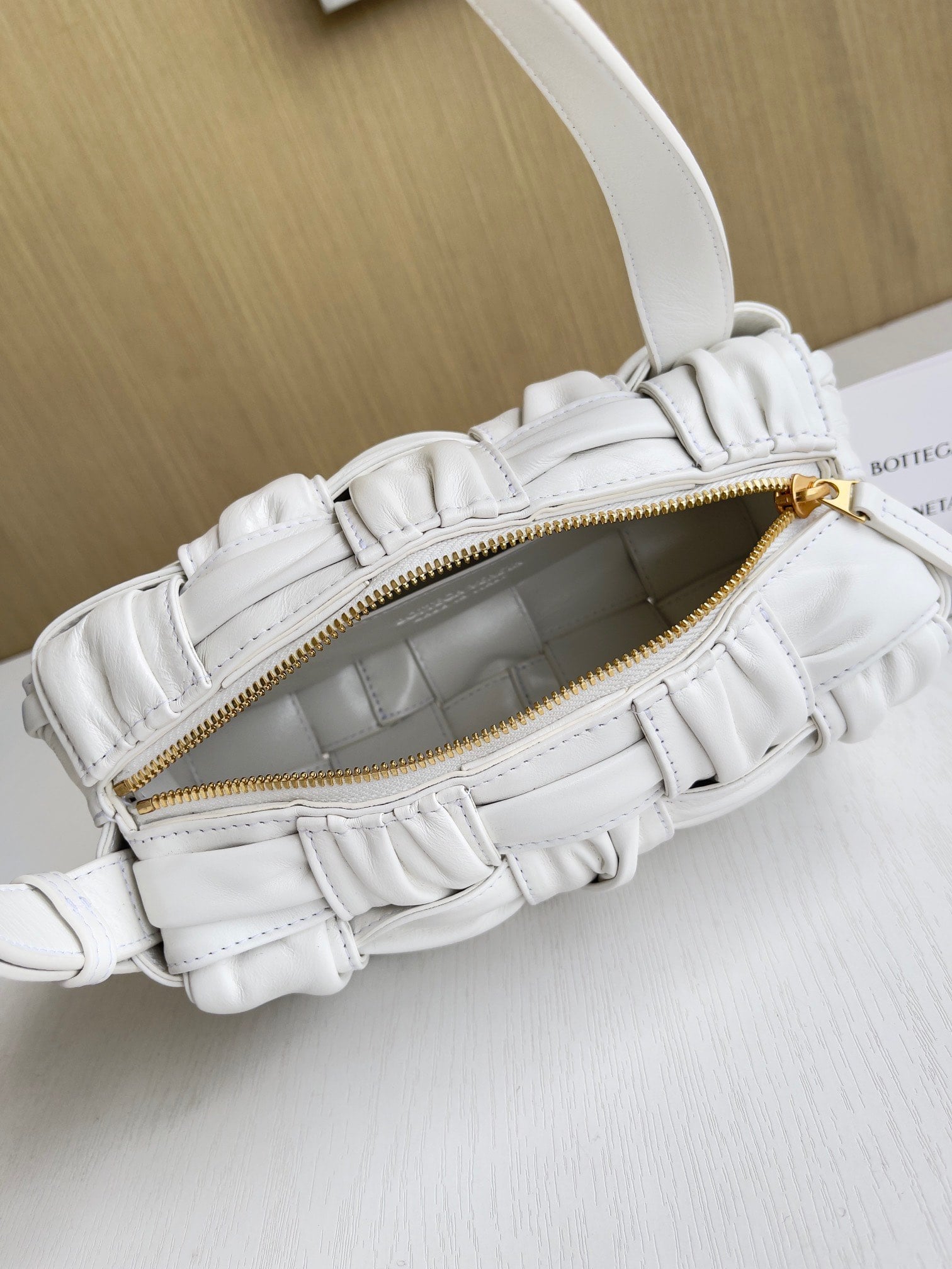 Intrecciato Barrel Bottega Veneta 736233.A4