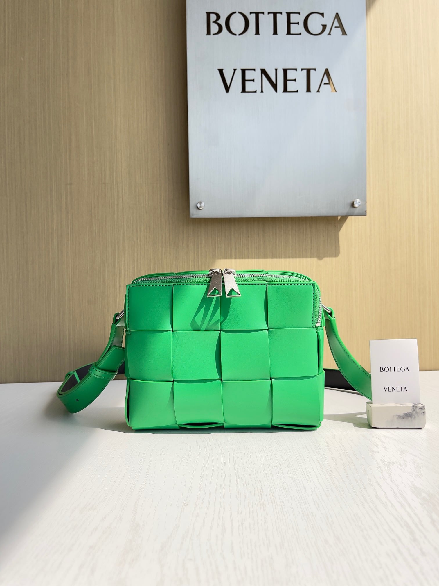 Intrecciato Camera Bag Bottega Veneta 730027.A1