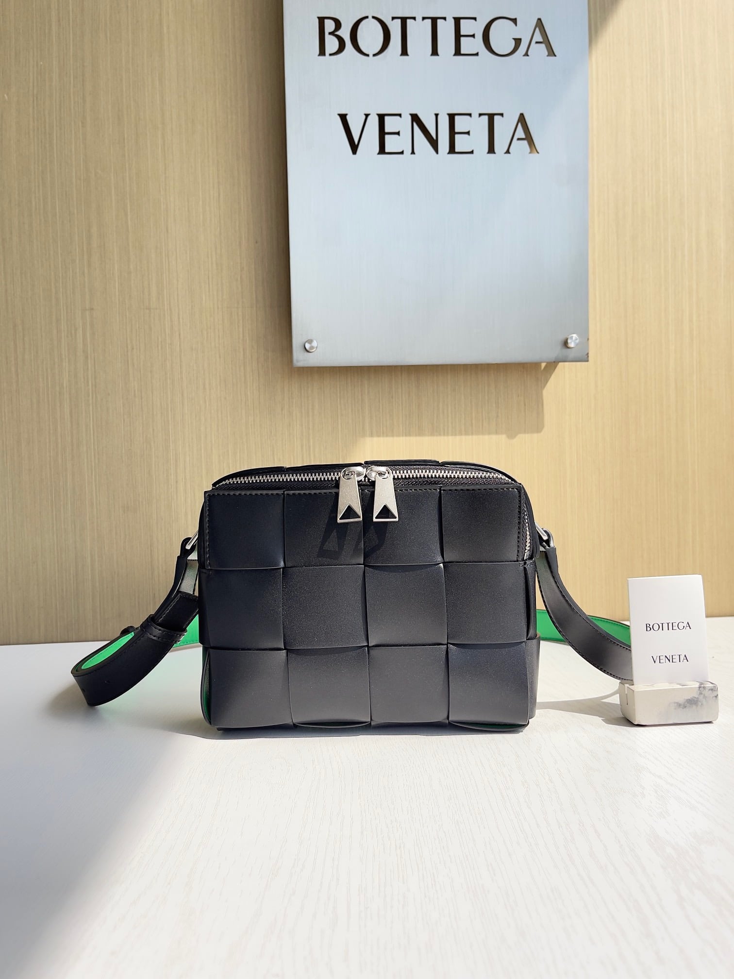 Intrecciato Camera Bag Bottega Veneta 730027.A3