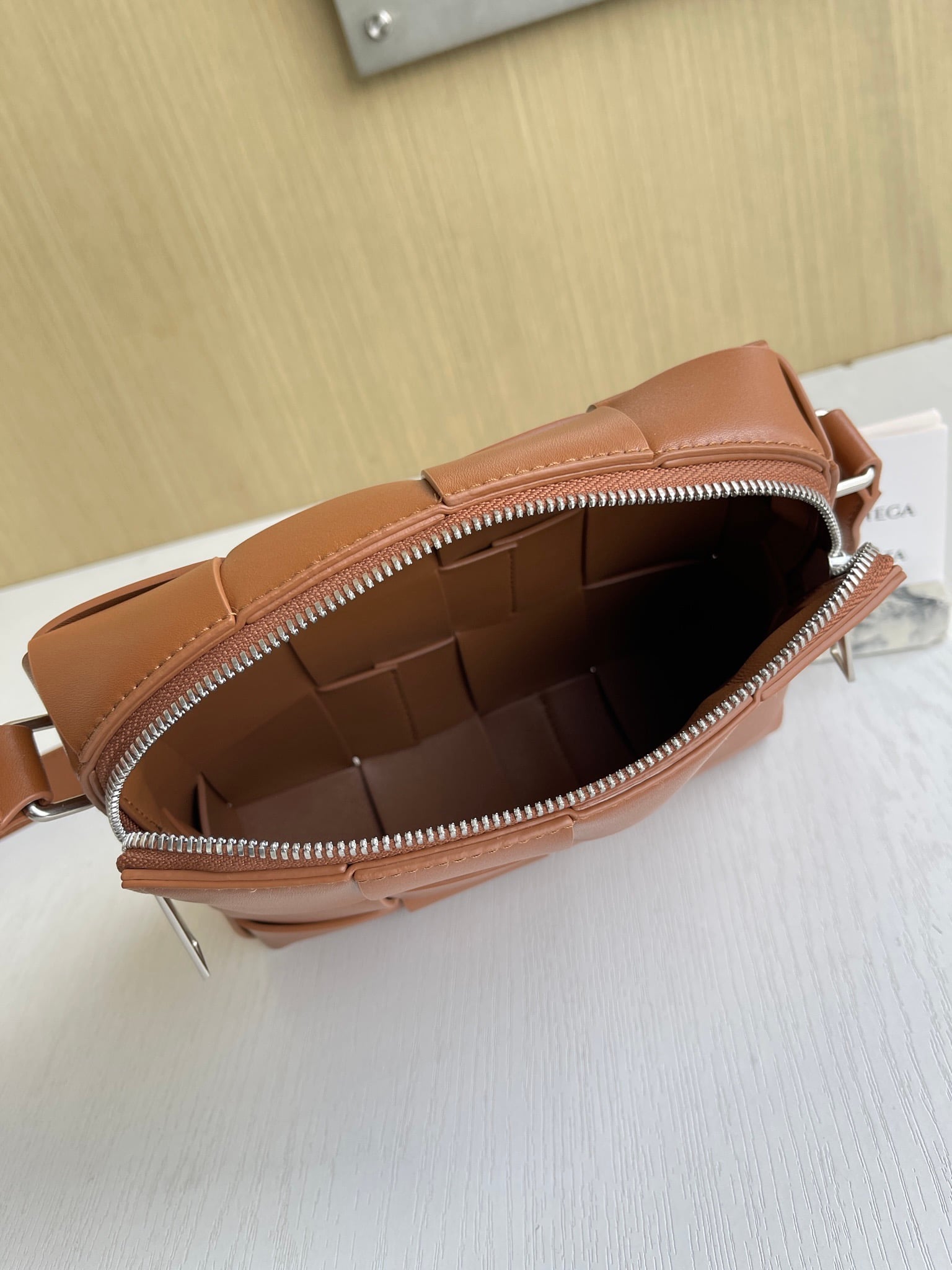 Intrecciato Camera Bag Bottega Veneta 730027.A4