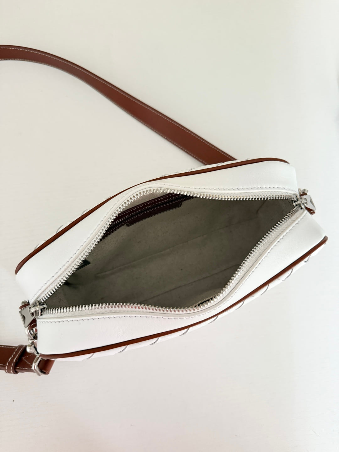 Intrecciato Camera Bag Bottega Veneta 755923.A1