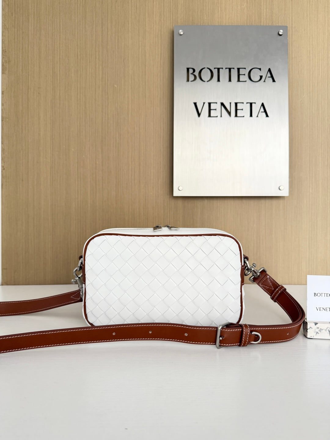 Intrecciato Camera Bag Bottega Veneta 755923.A1