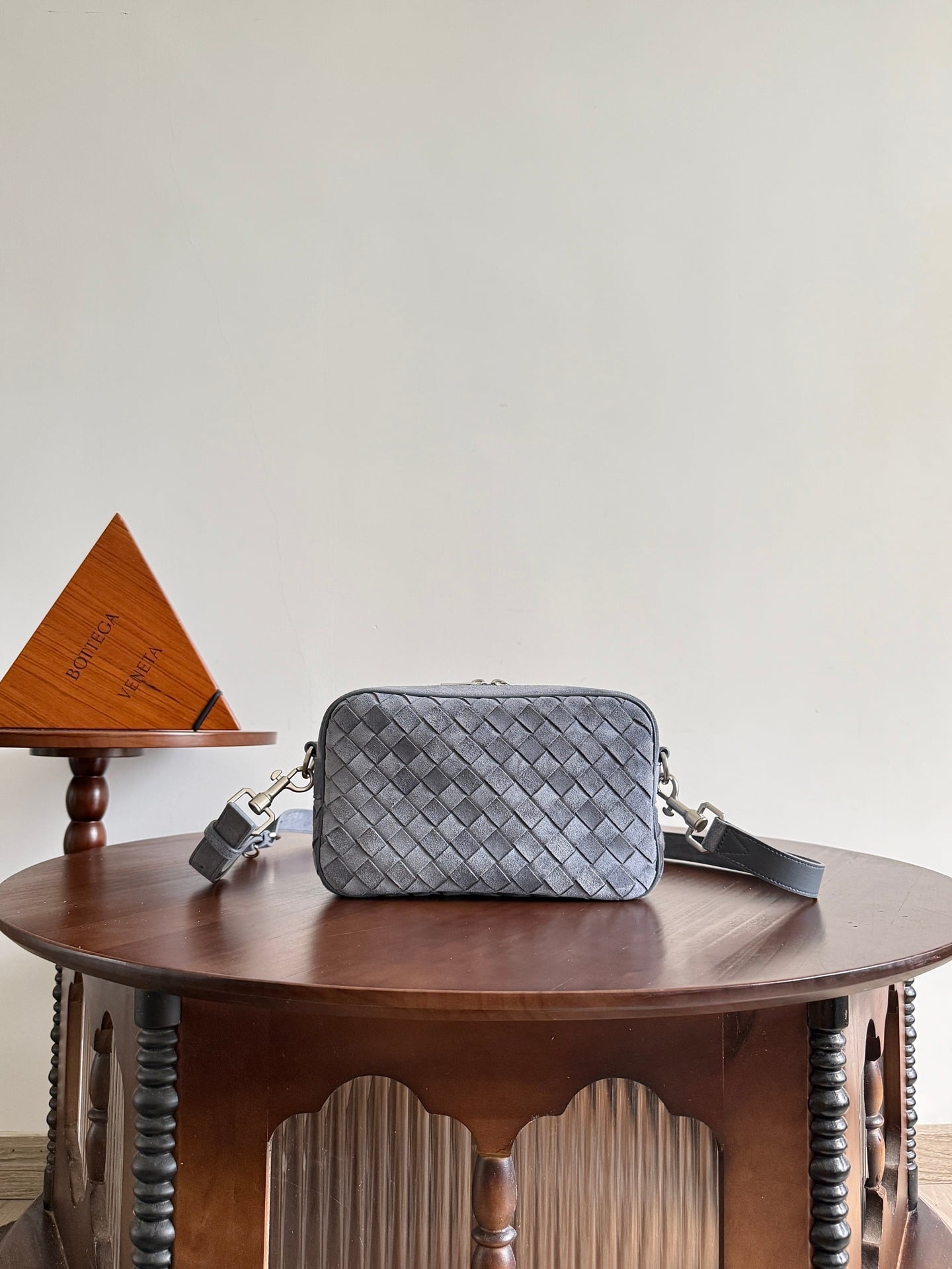 Intrecciato Camera Bag Bottega Veneta 755923.A2