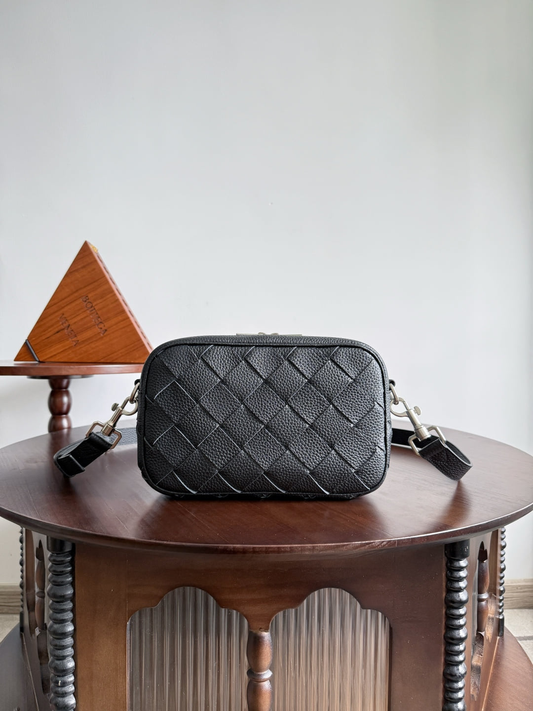 Intrecciato Camera Bag Bottega Veneta 755923.A3