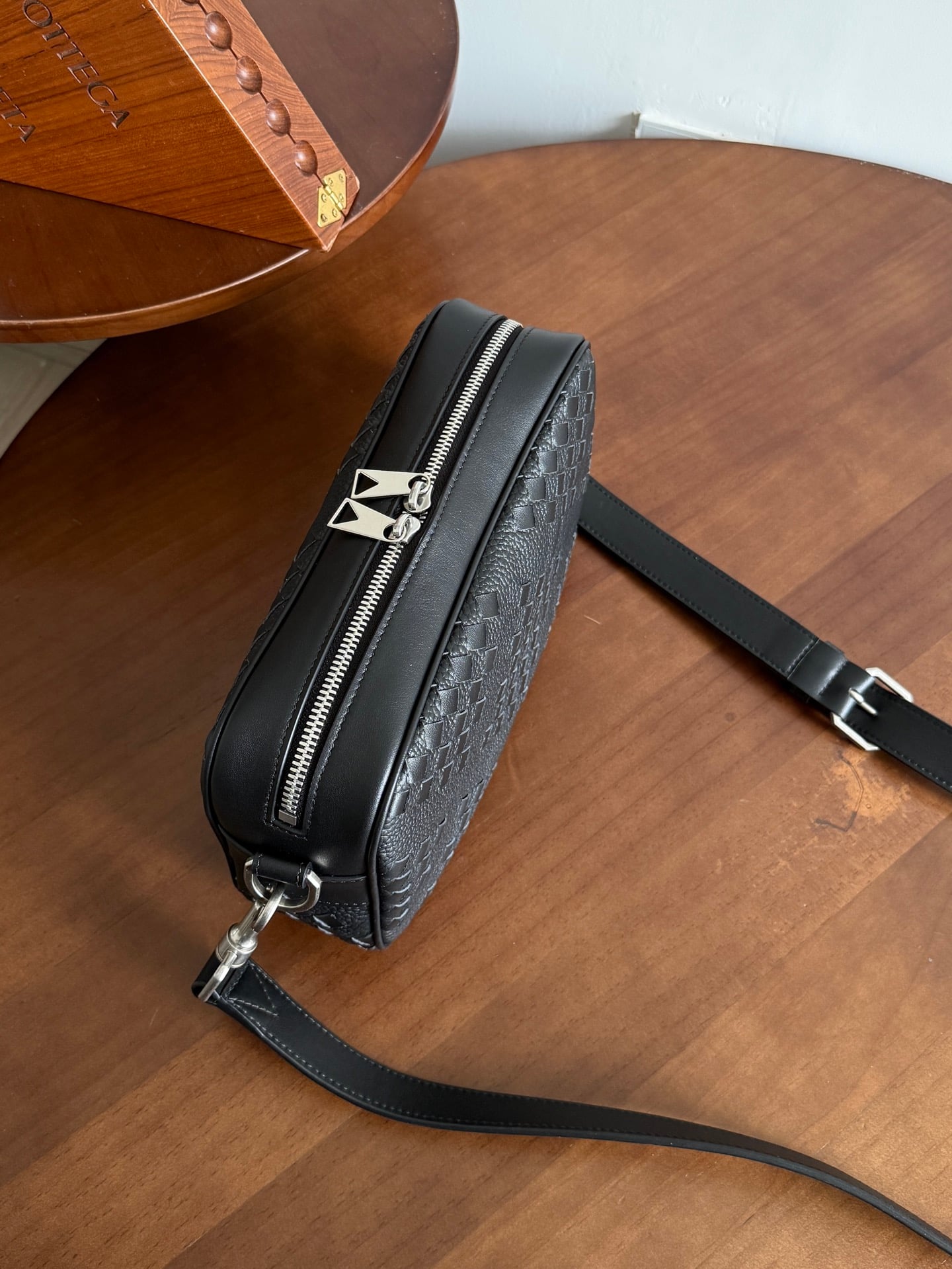 Intrecciato Camera Bag Bottega Veneta 755923.A5