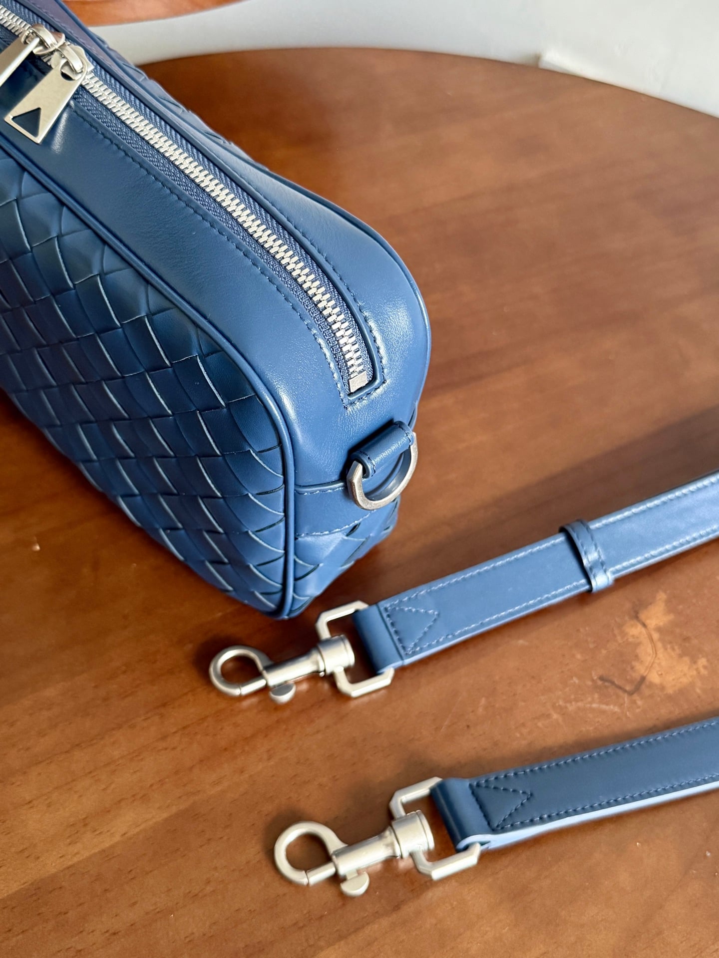 Intrecciato Camera Bag Bottega Veneta 755923.A8