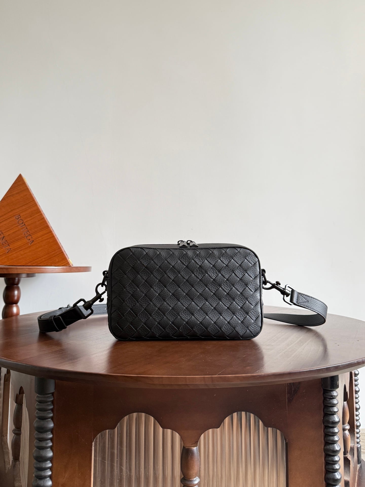 Intrecciato Camera Bag Bottega Veneta 755923.A9