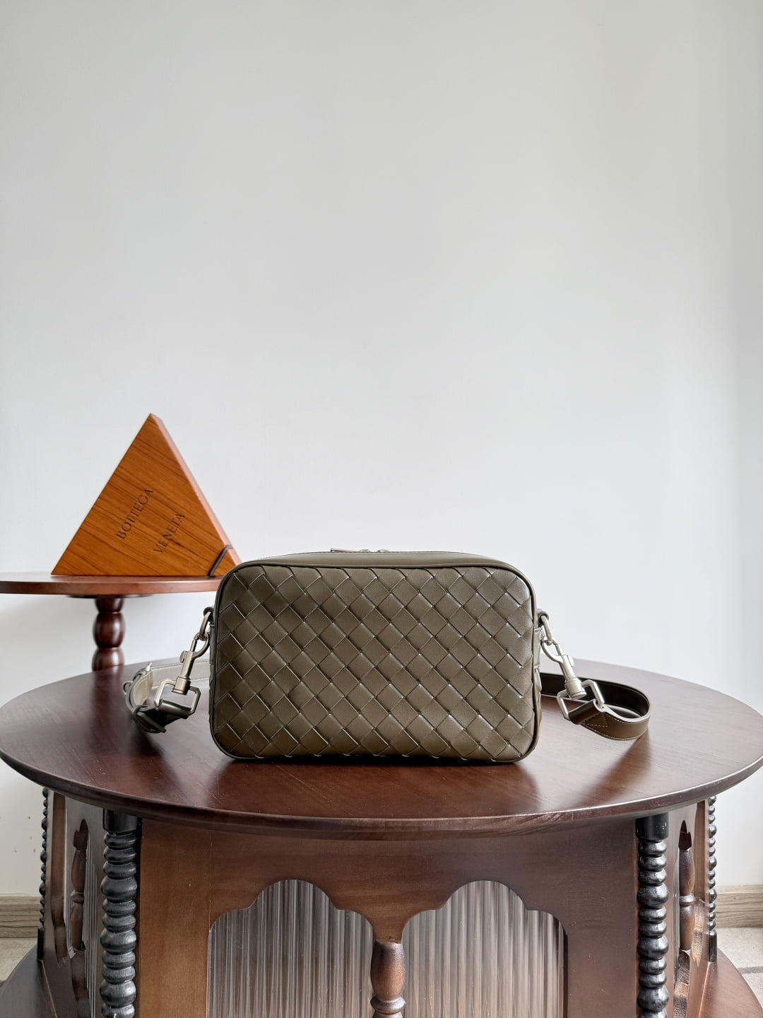 Intrecciato Camera Bag Bottega Veneta 755923.A10