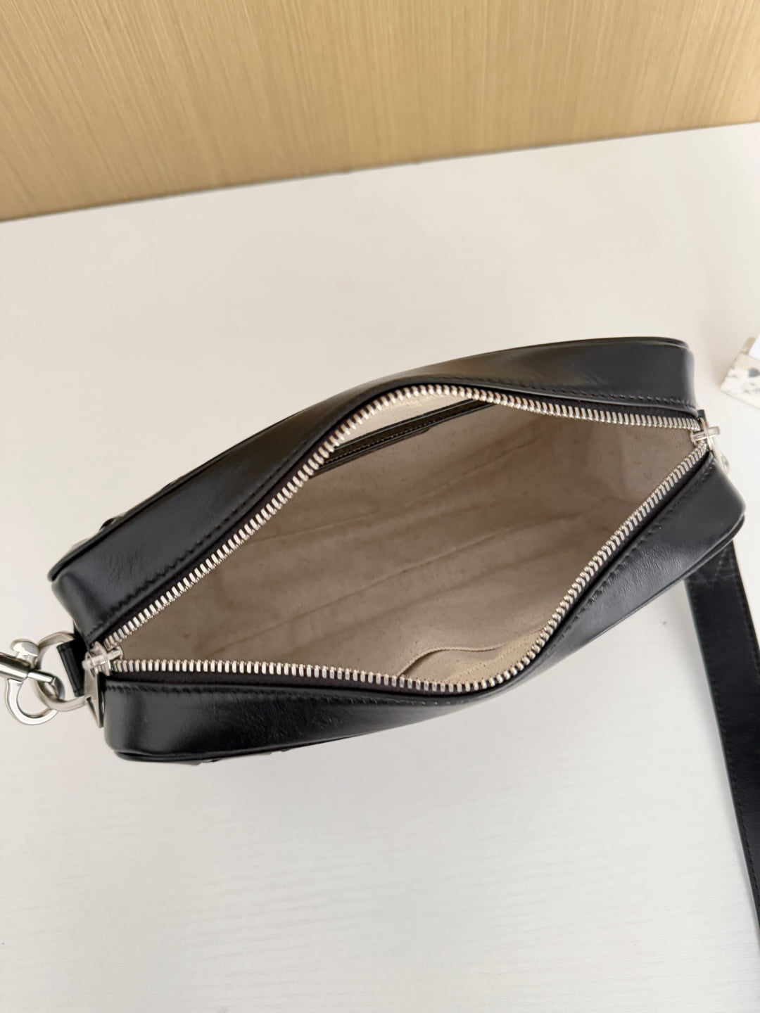 Intrecciato Camera Bag Bottega Veneta 755923.A11