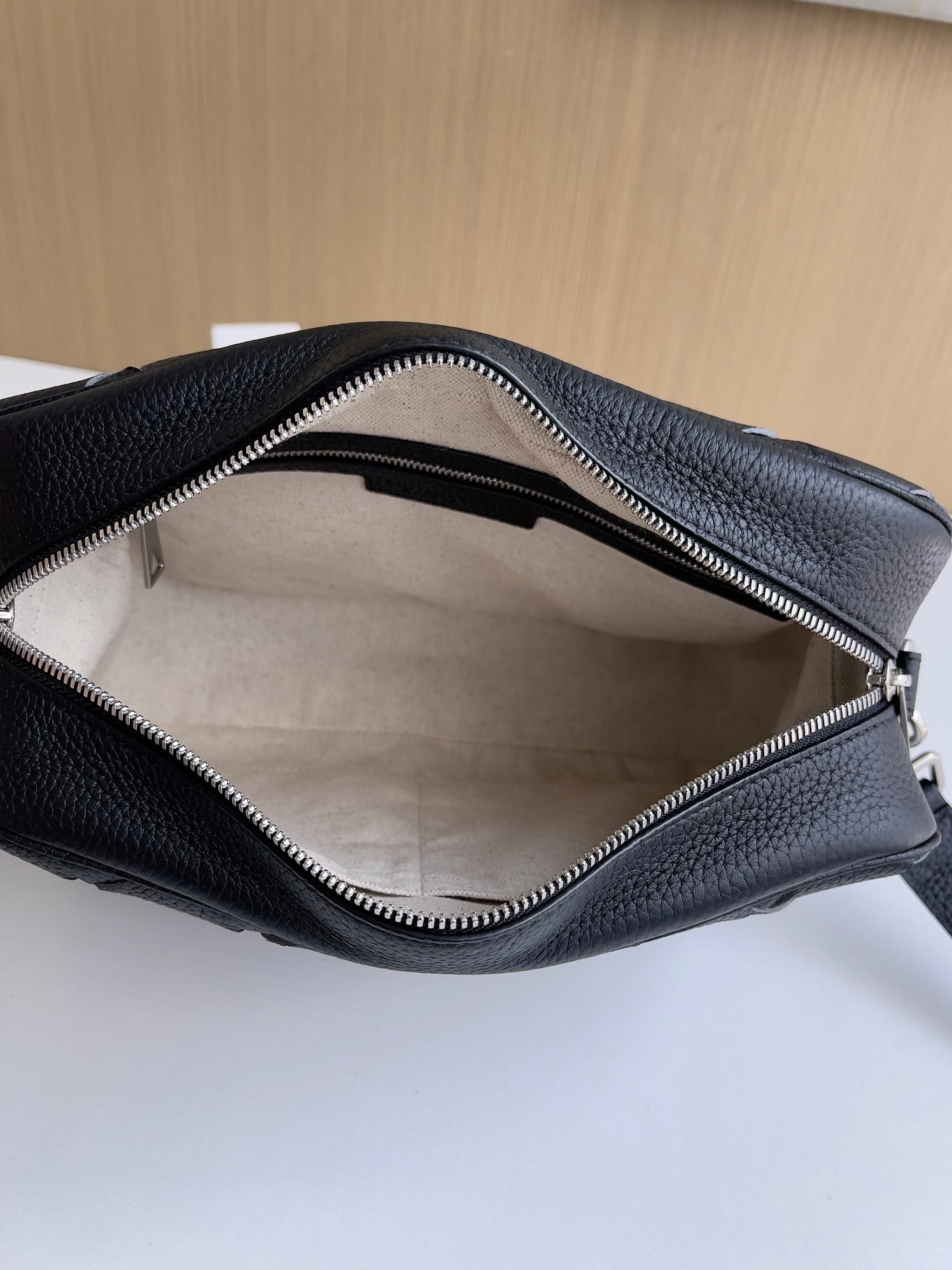 Intrecciato Camera Bag Bottega Veneta 755925.A1