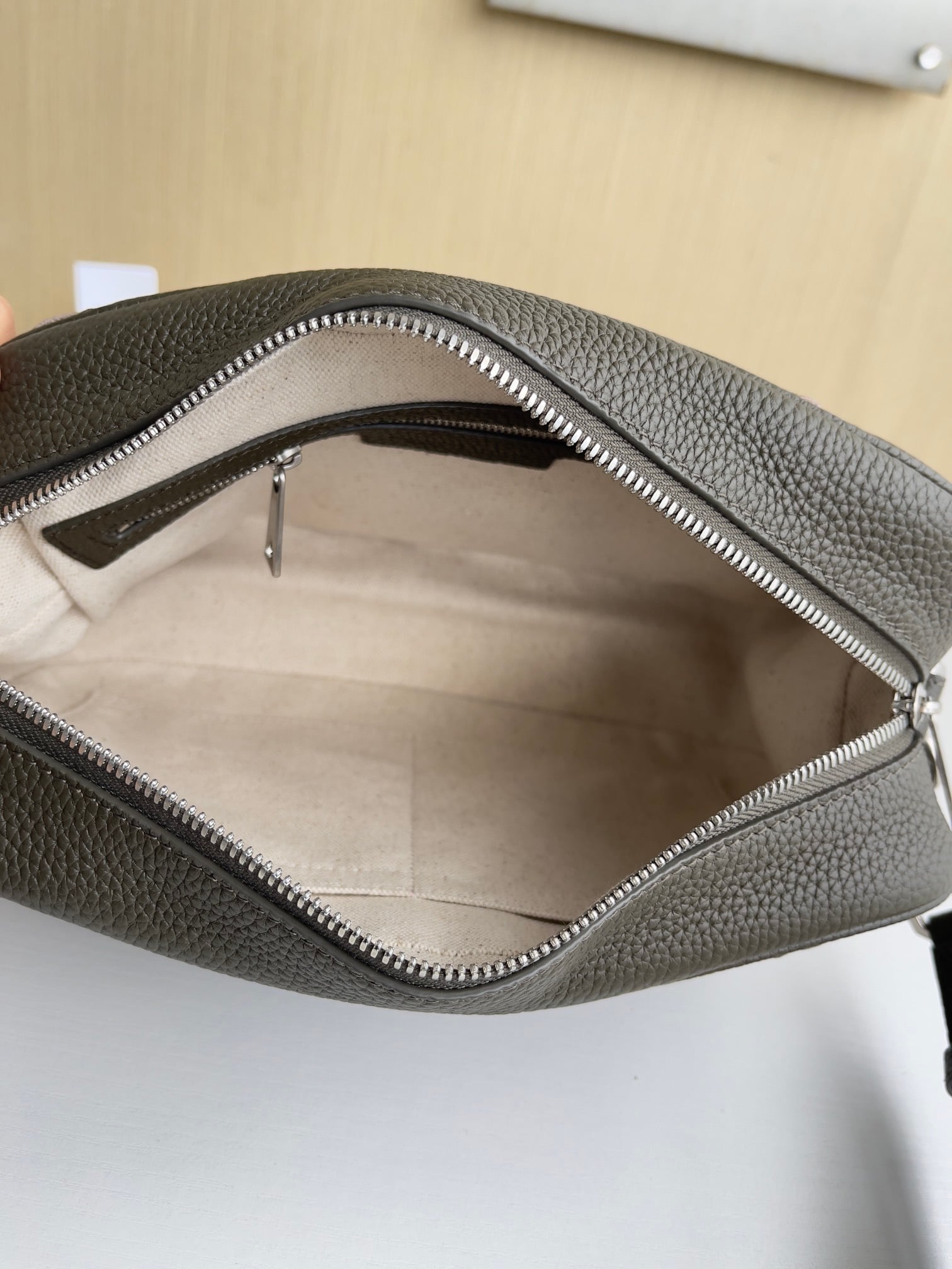 Intrecciato Camera Bag Bottega Veneta 755925.A2