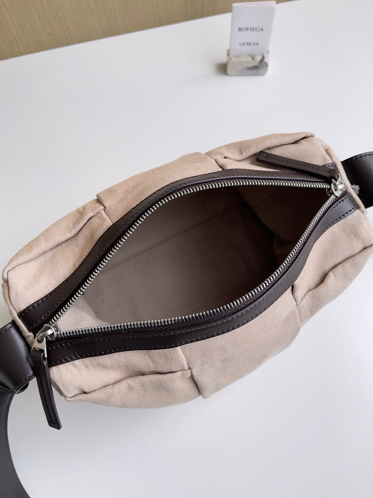 Intrecciato Camera Bag Bottega Veneta 787547