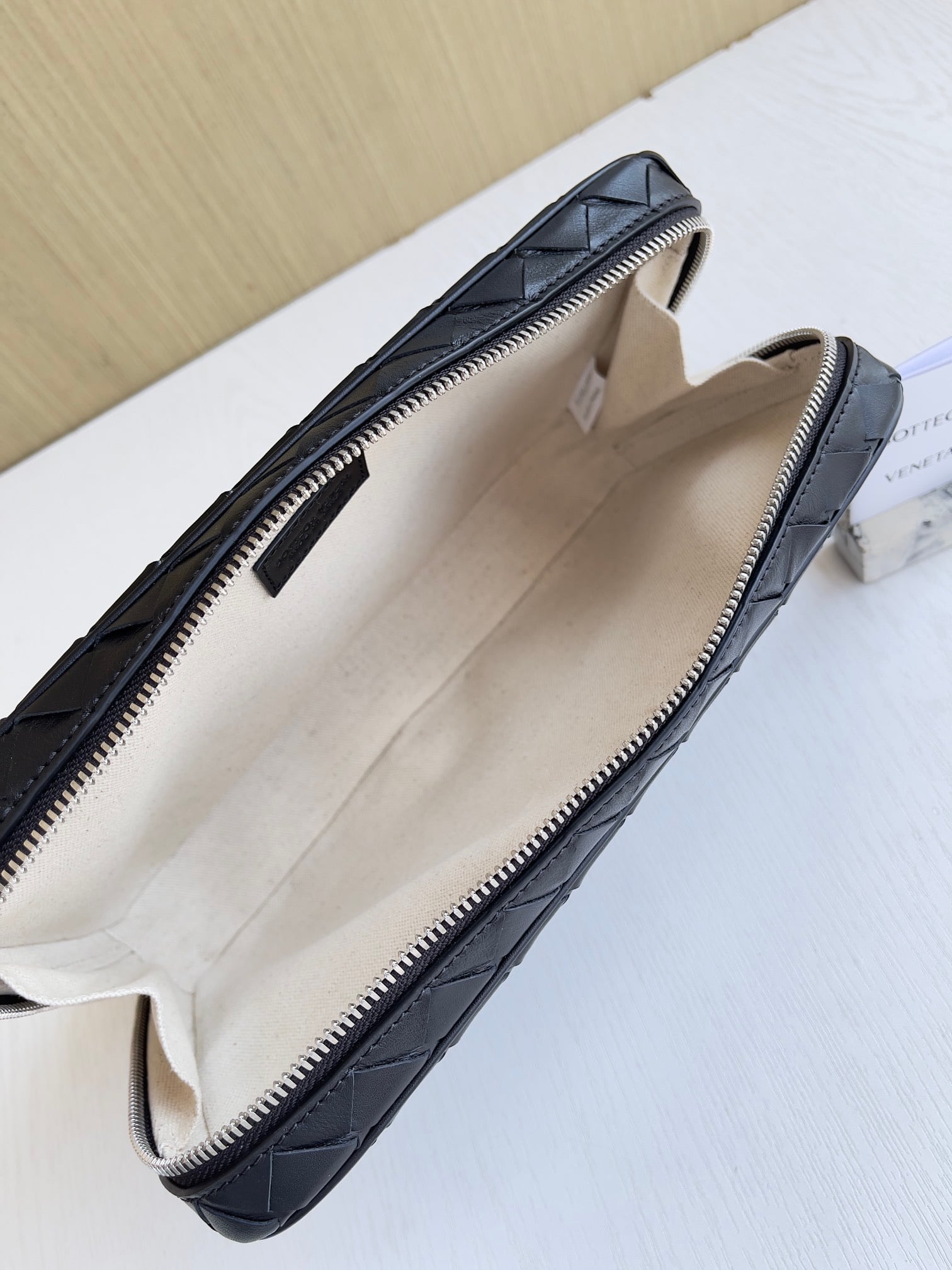 Intrecciato Pouch Bottega Veneta 765804.A2