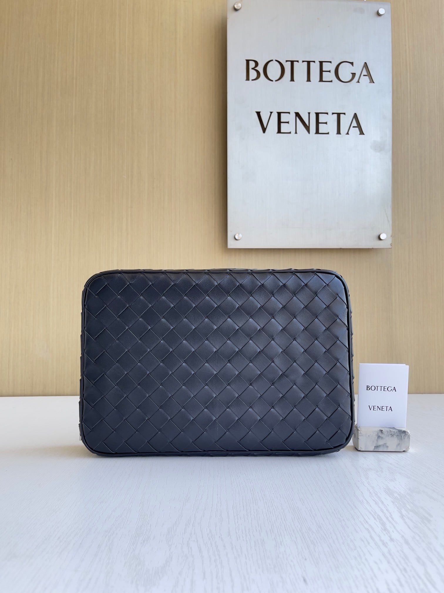 Intrecciato Pouch Bottega Veneta 765804.A2