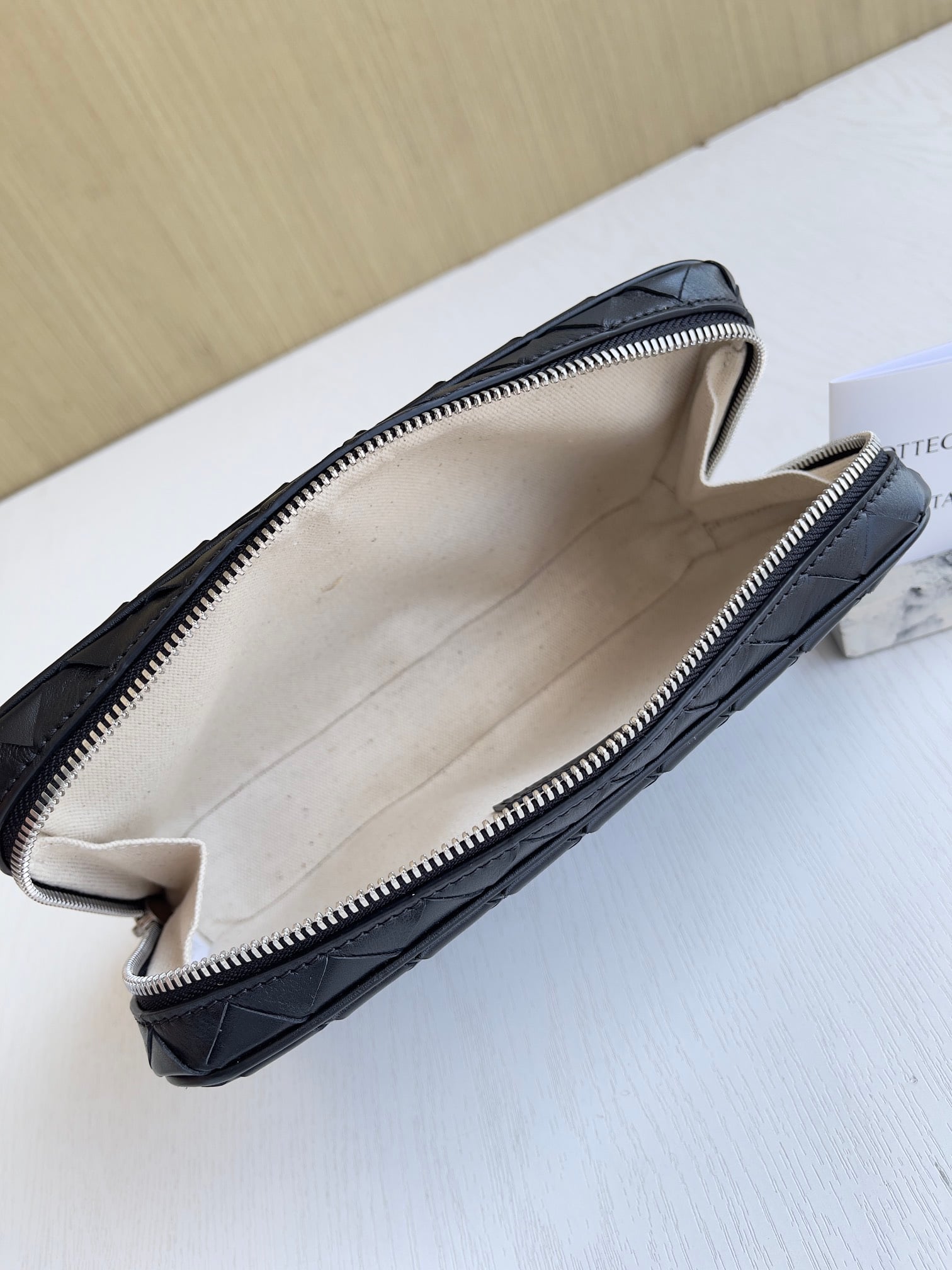 Intrecciato Pouch Bottega Veneta 765809