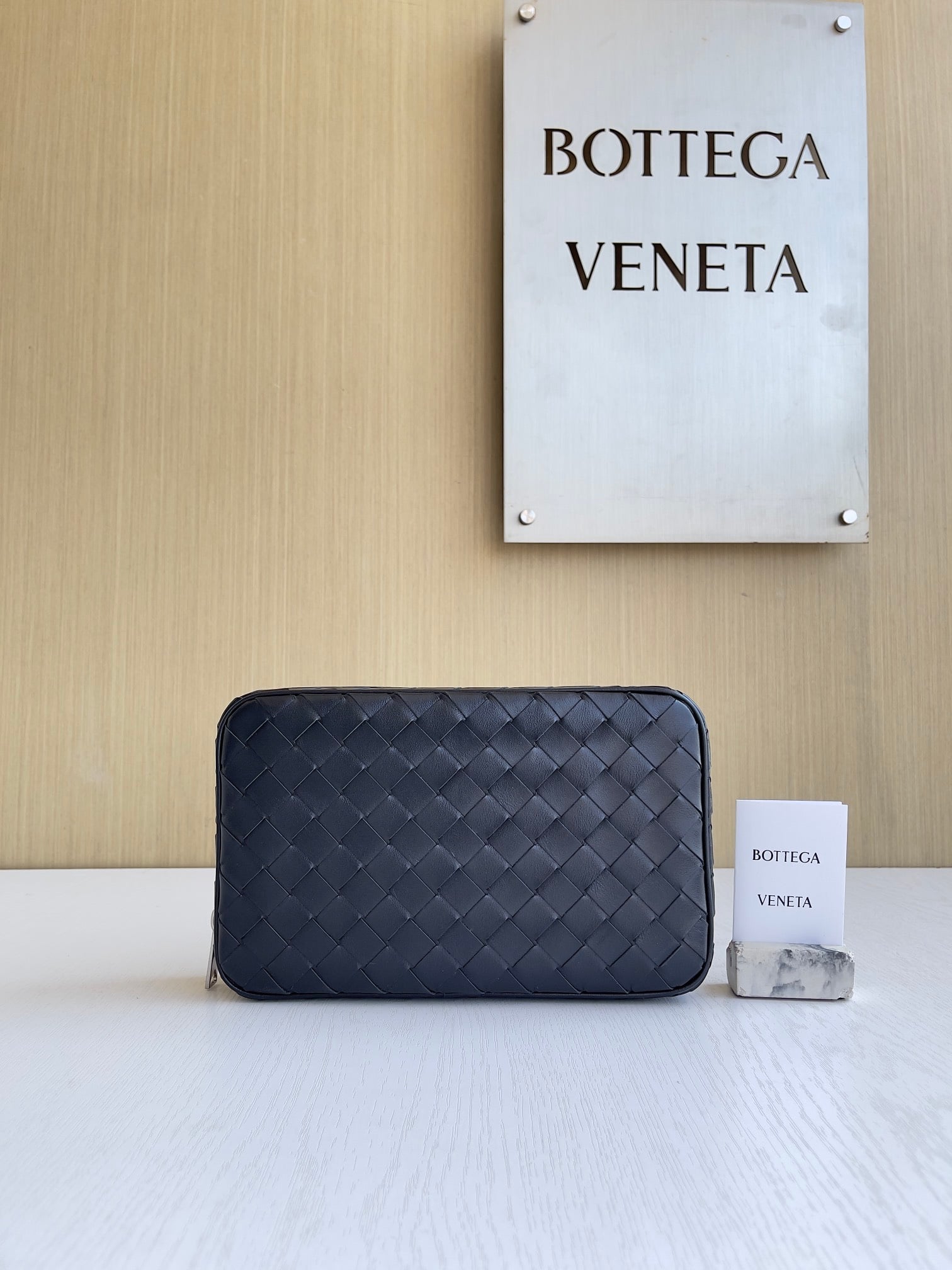 Intrecciato Pouch Bottega Veneta 765809