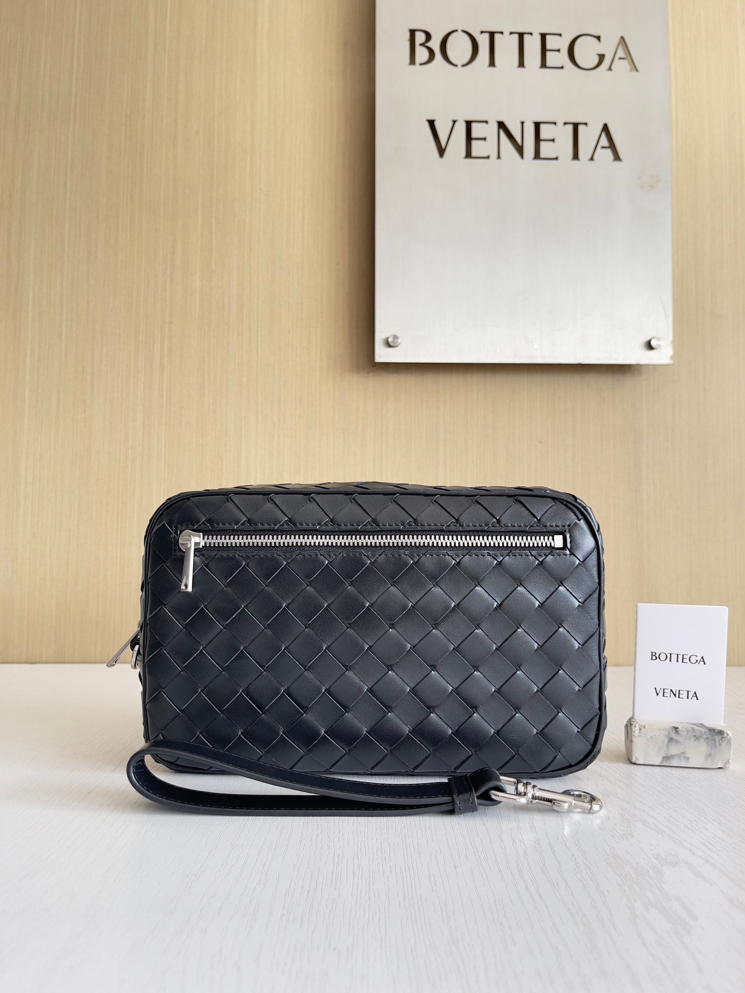 Intrecciato Wristlet Pouch Bottega Veneta 777390.A5