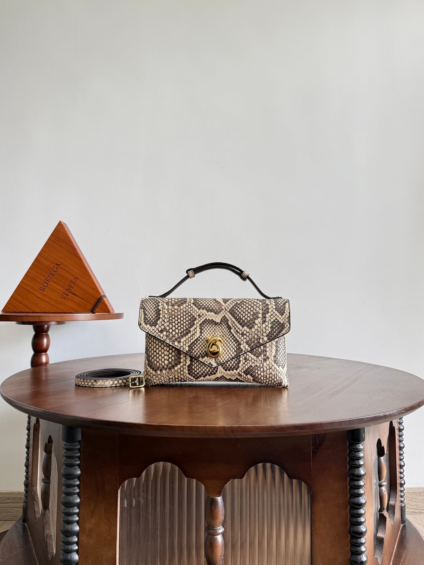 Knot Lock Bottega Veneta 817191.A2
