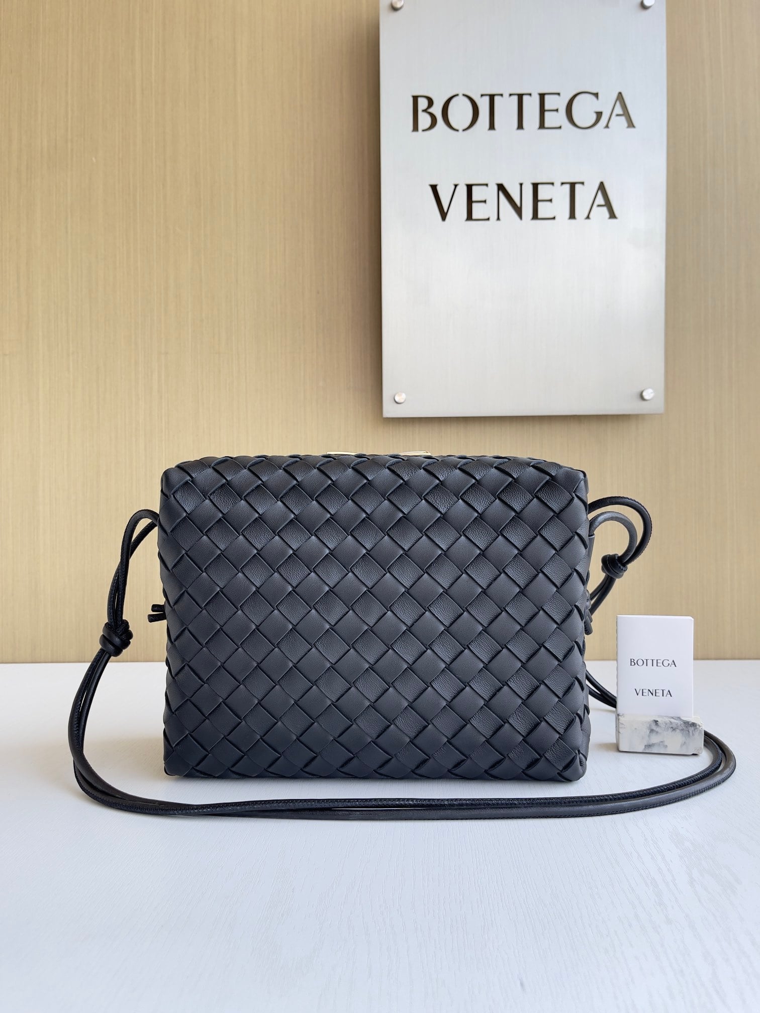 Large Loop Bottega Veneta 680256.A1