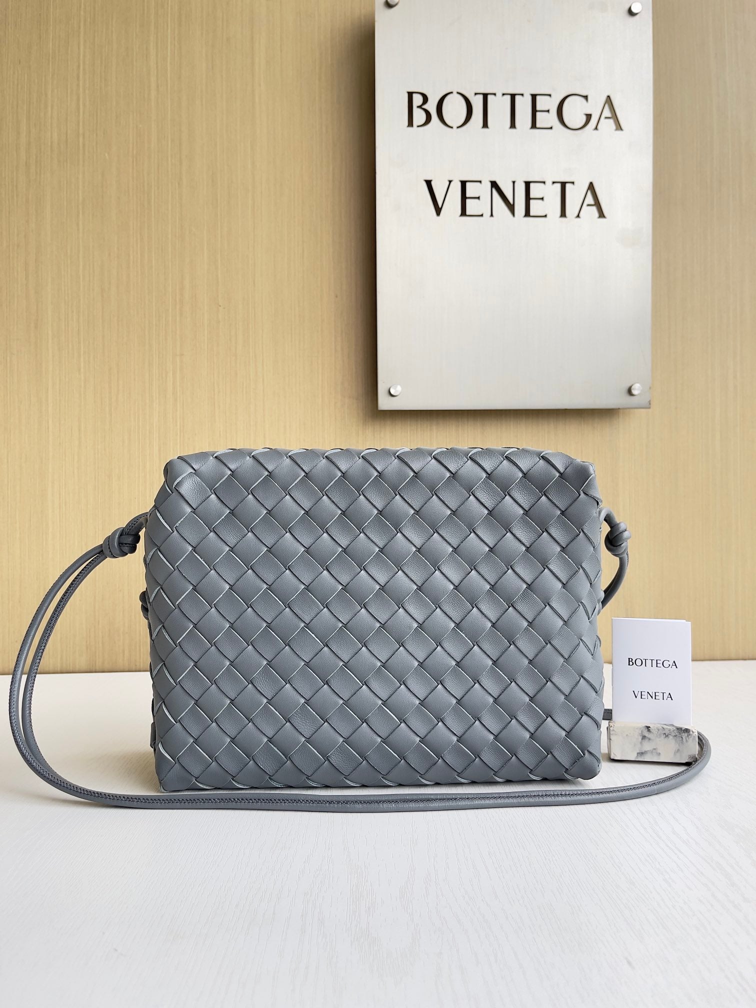Large Loop Bottega Veneta 680256.A2