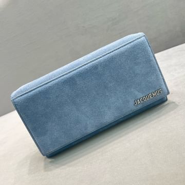Le Messageur Jacquemus 1