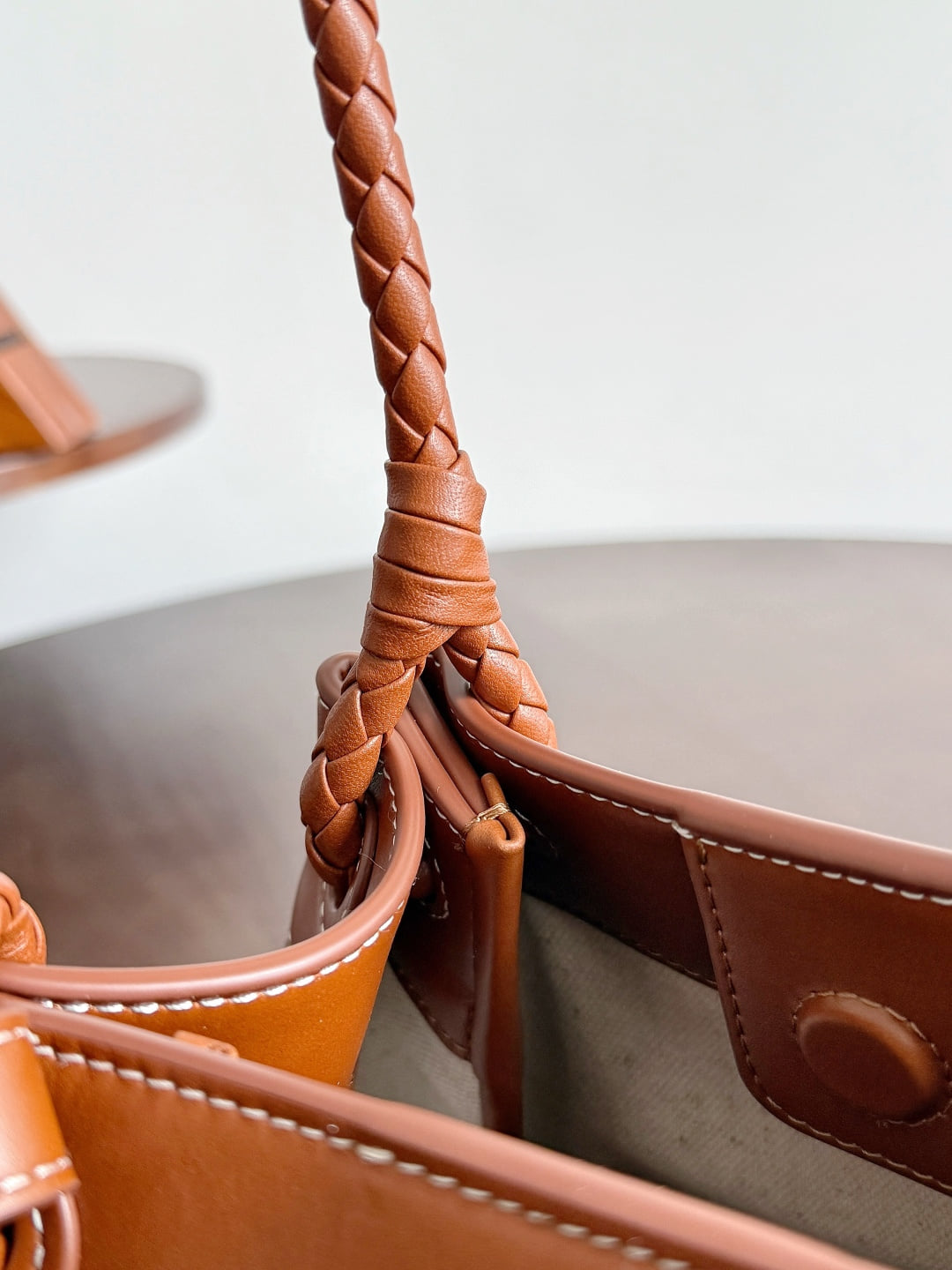 Parachute Bottega Veneta 826220